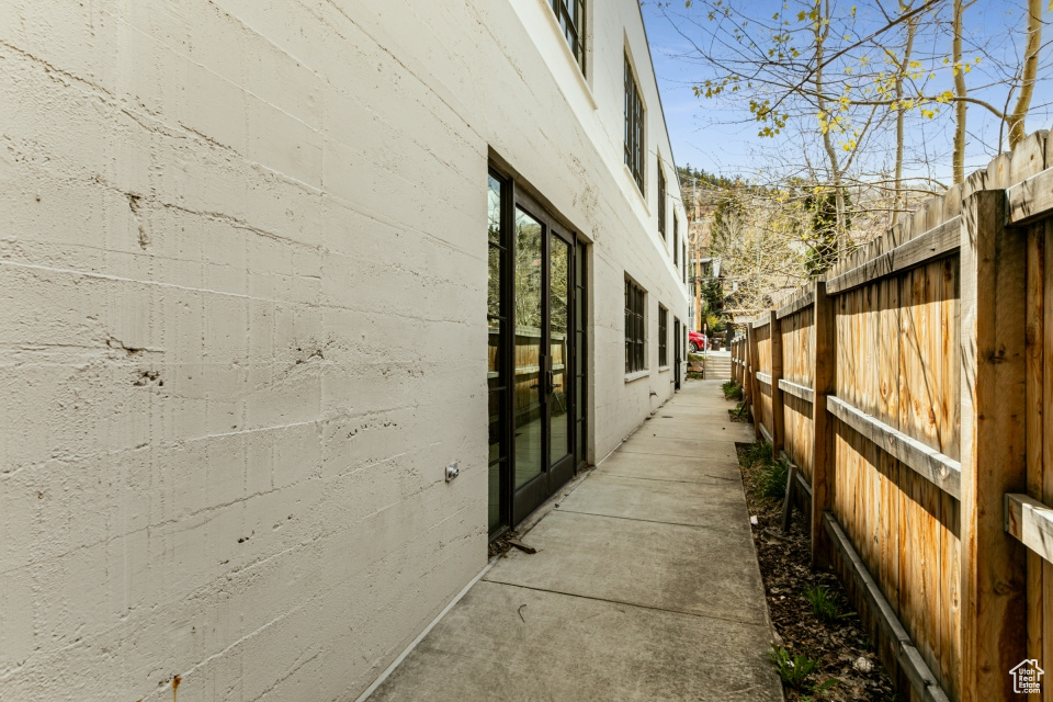 main property photo 28