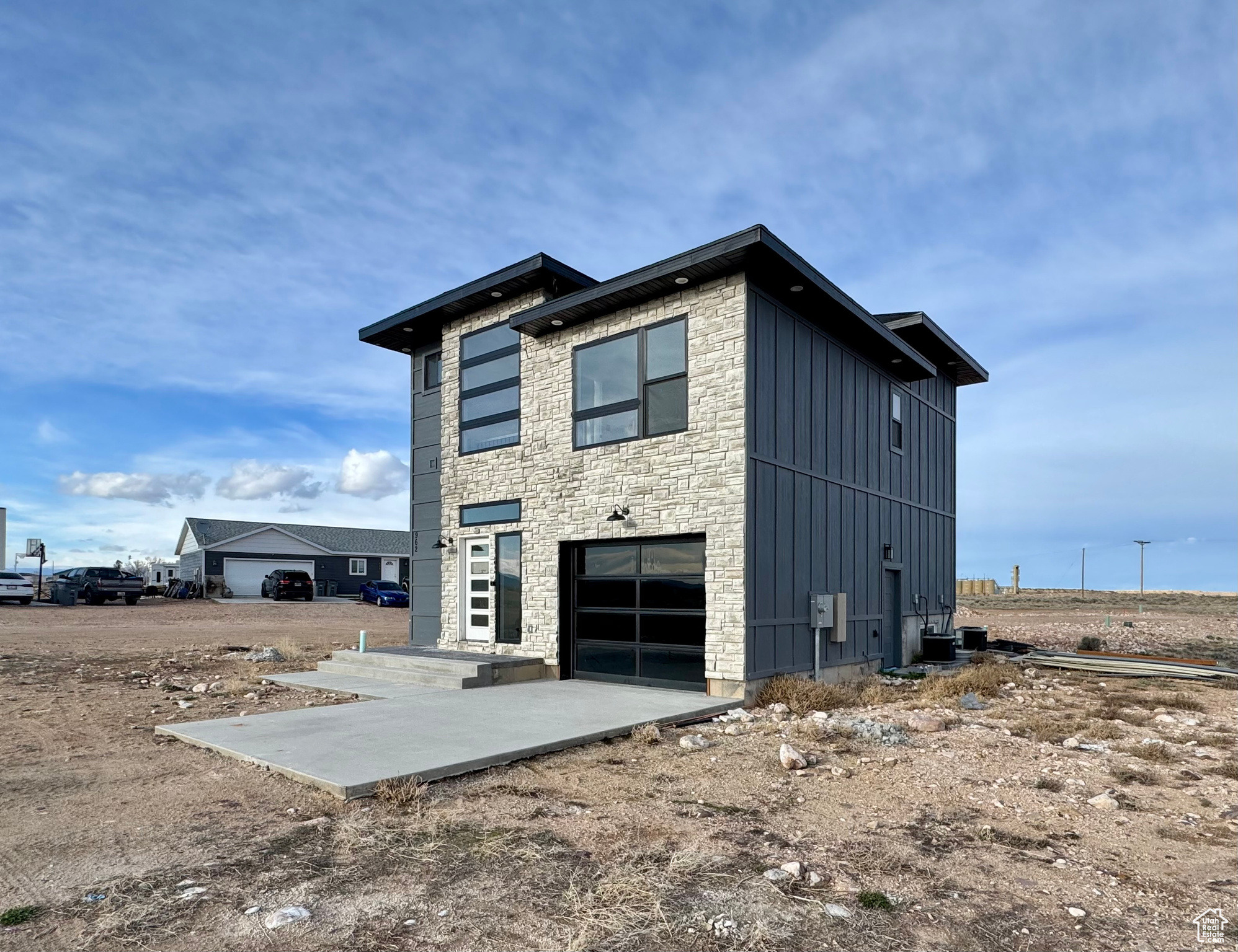 main property photo 6