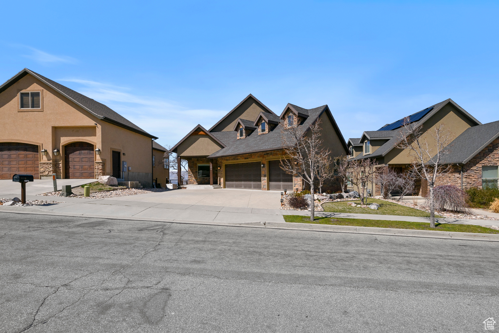 property viewer photo 1