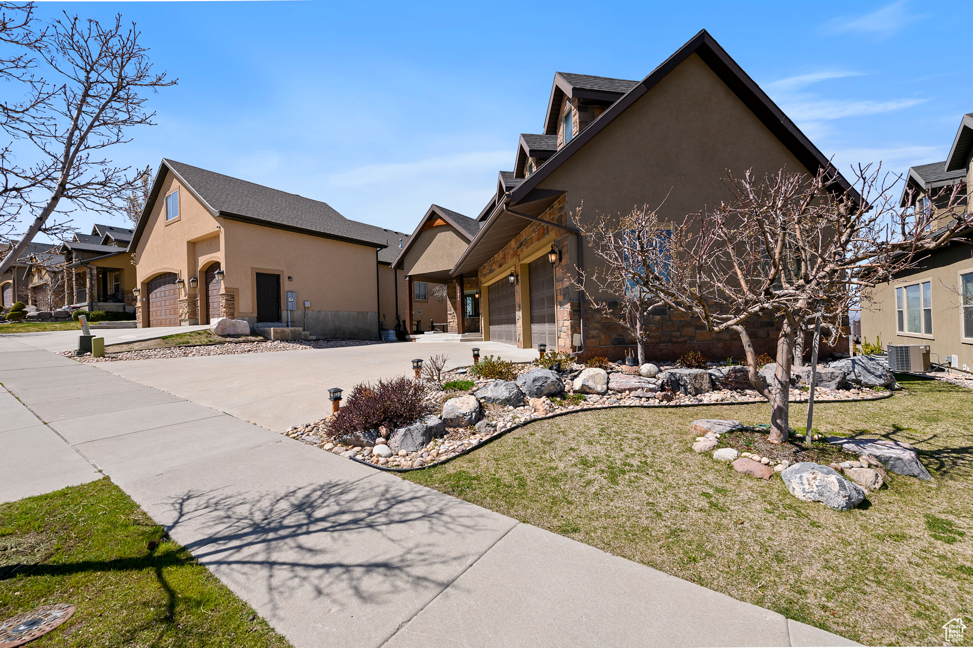 property viewer photo 2