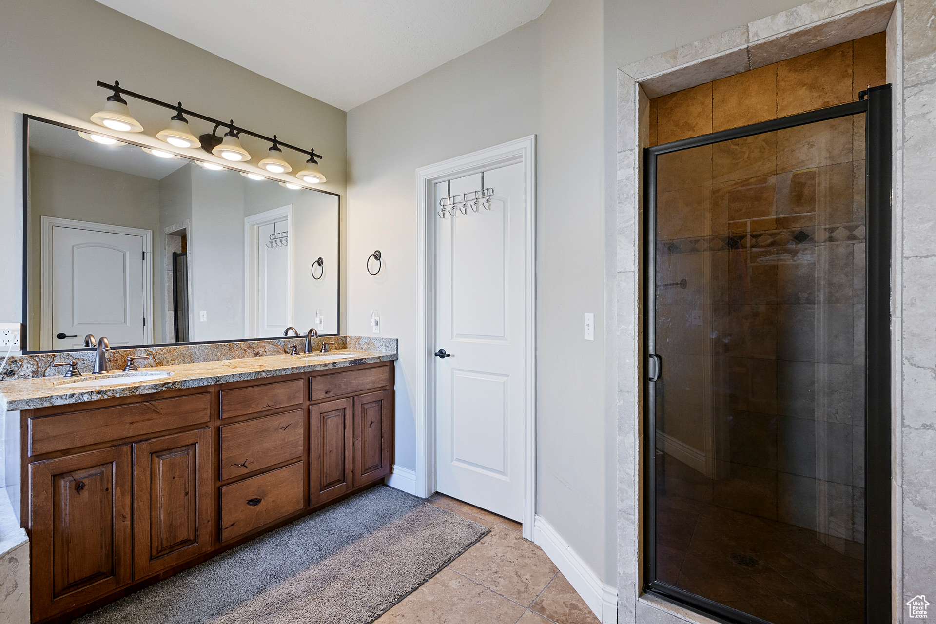 property viewer photo 24