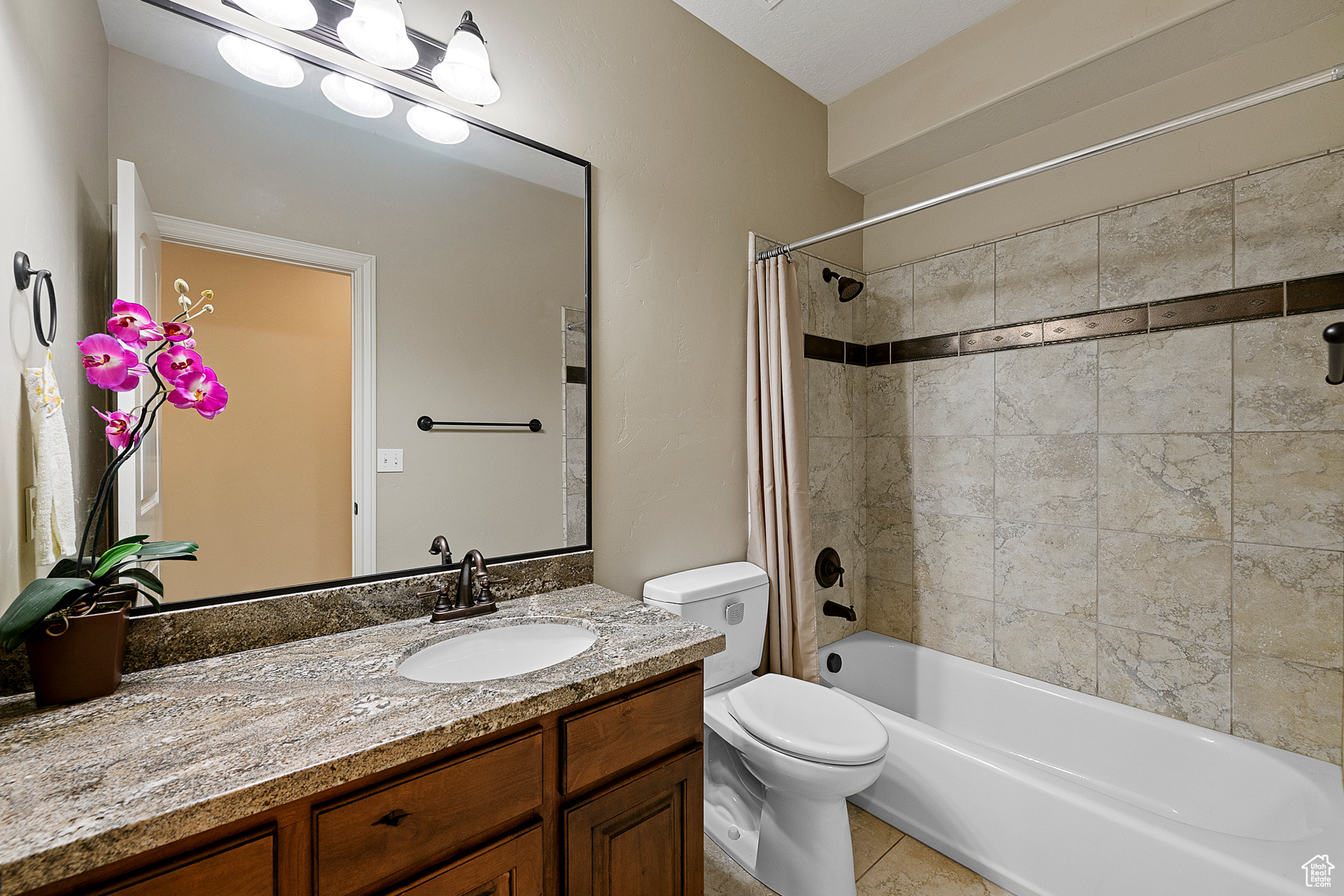 property viewer photo 26