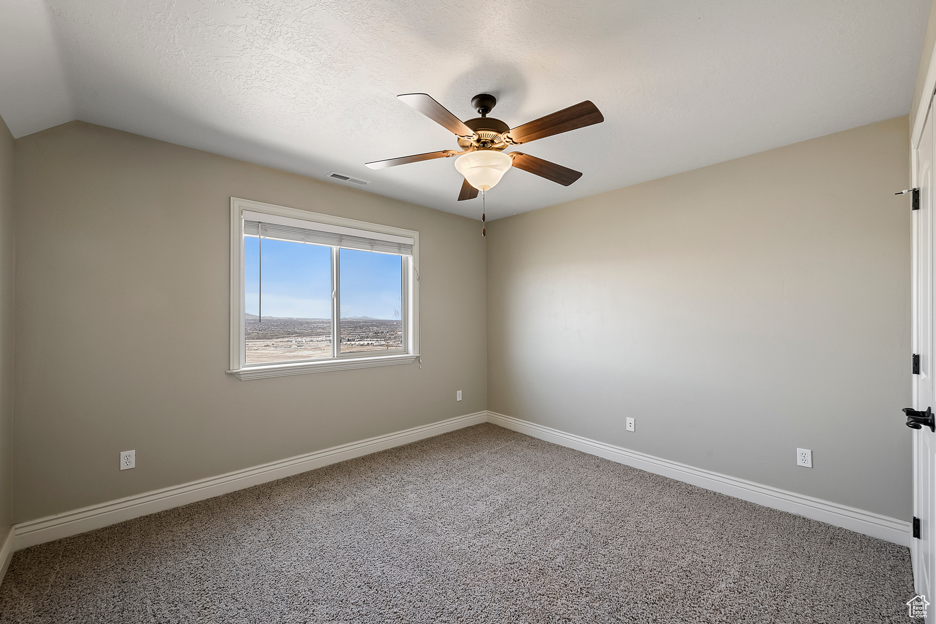 property viewer photo 30