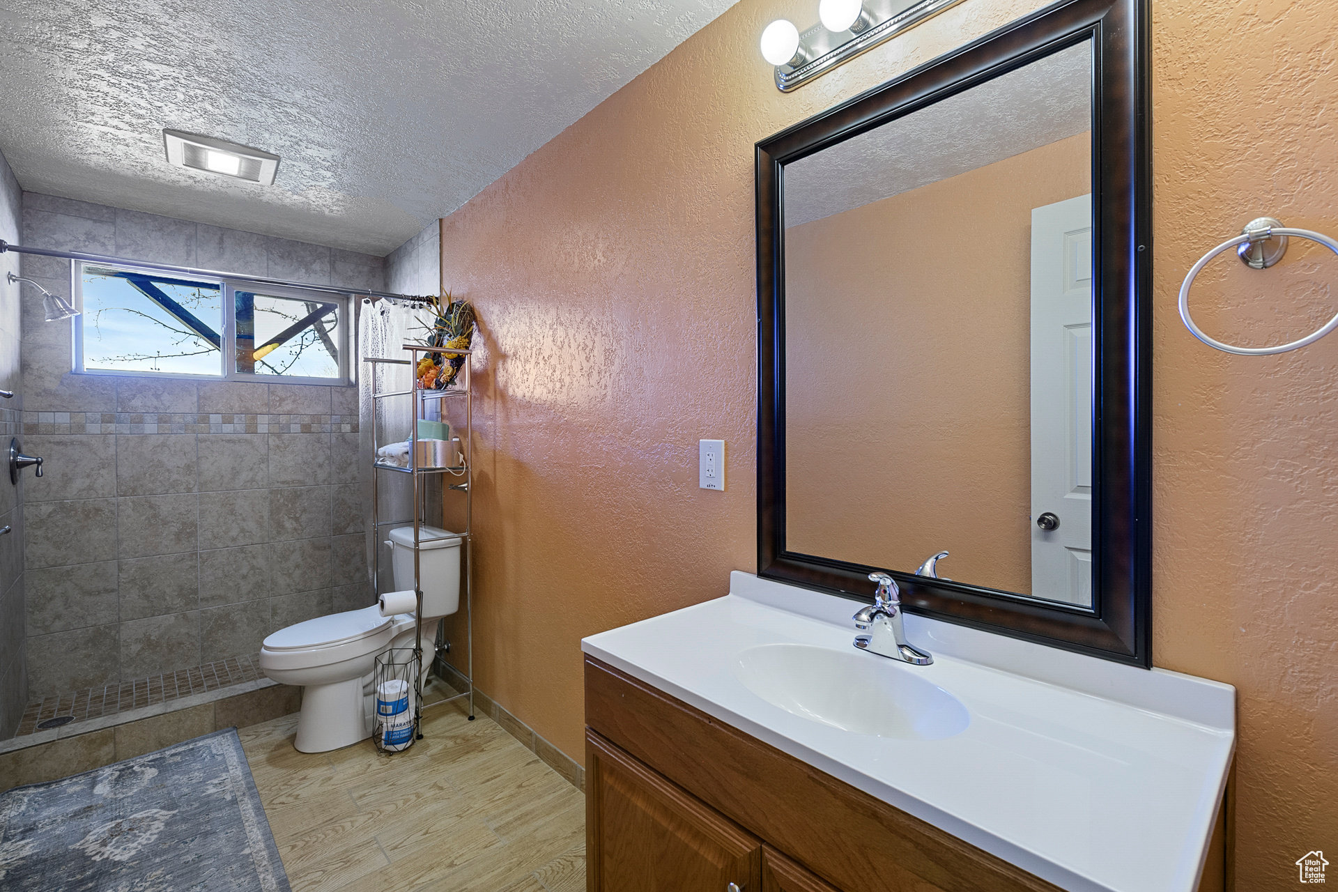 property viewer photo 42