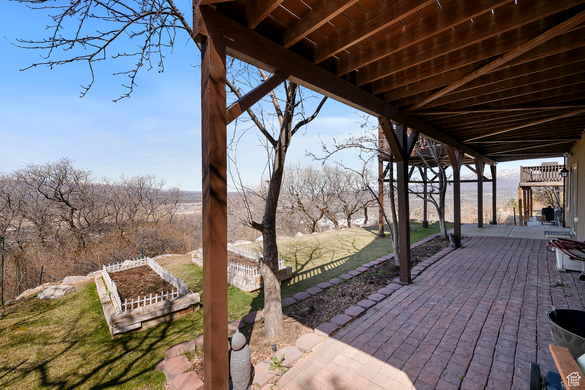property viewer photo 48