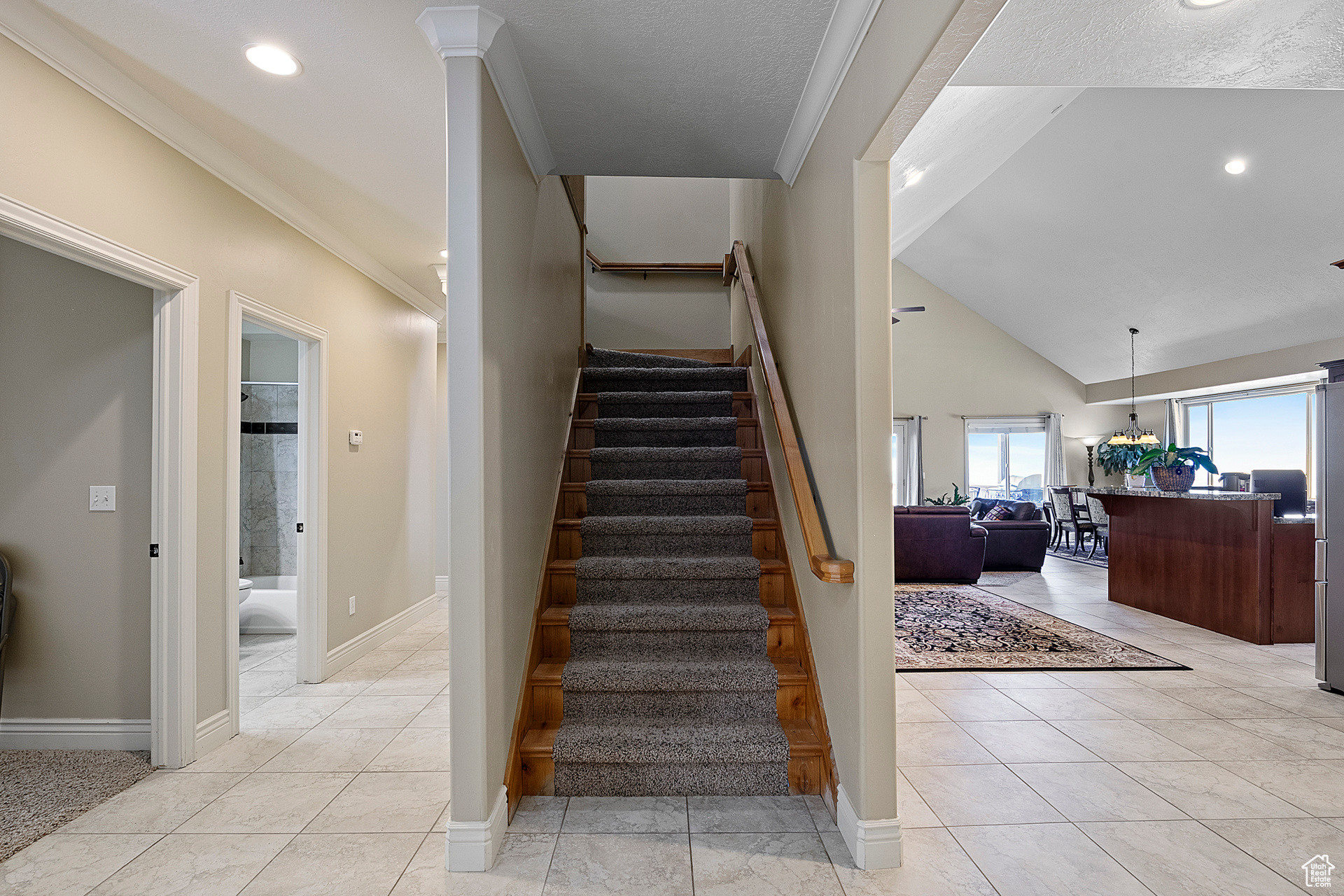 property viewer photo 7