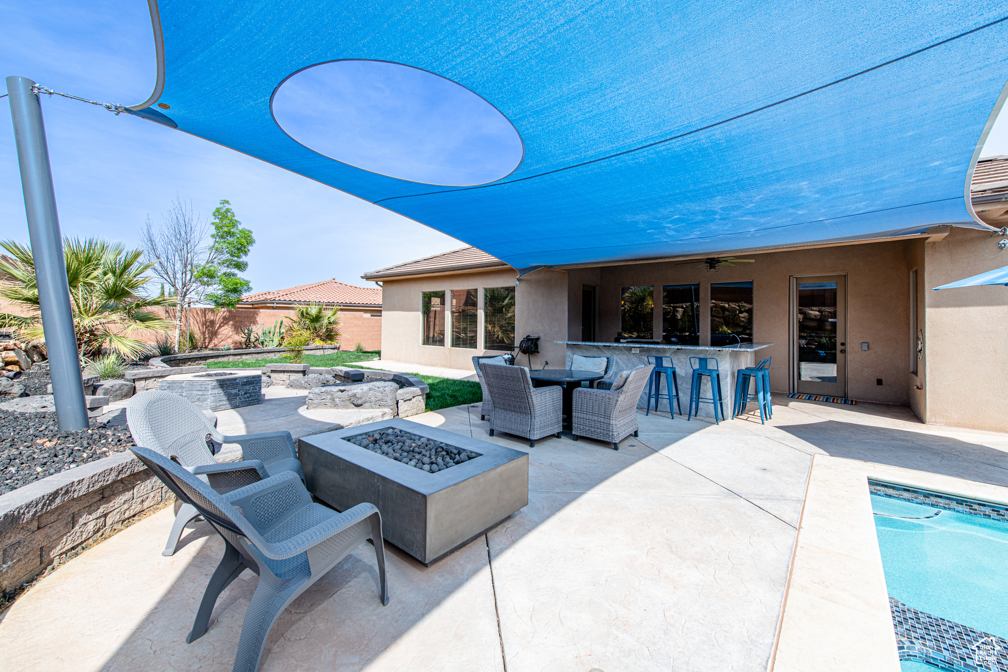 main property photo 45