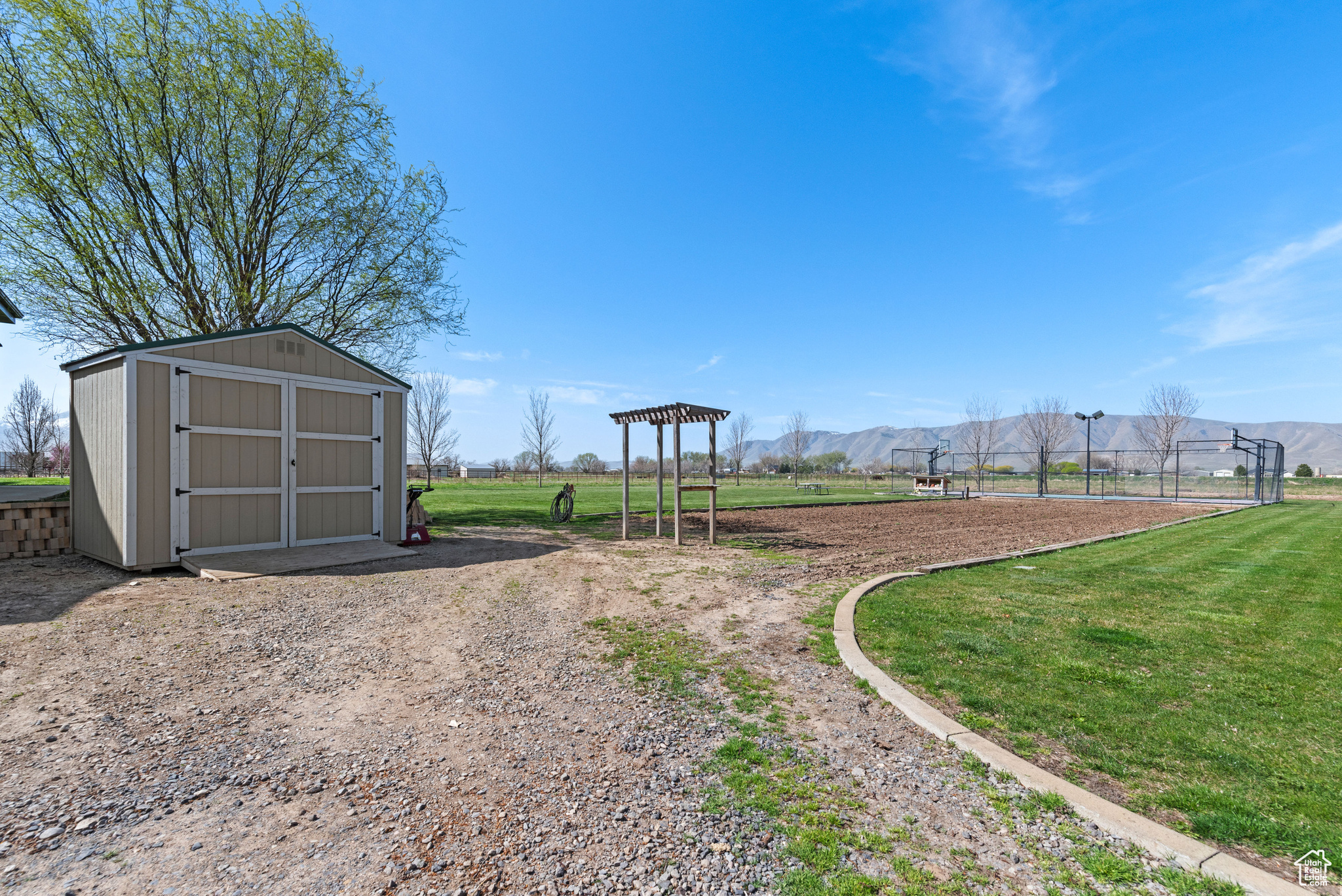 main property photo 11