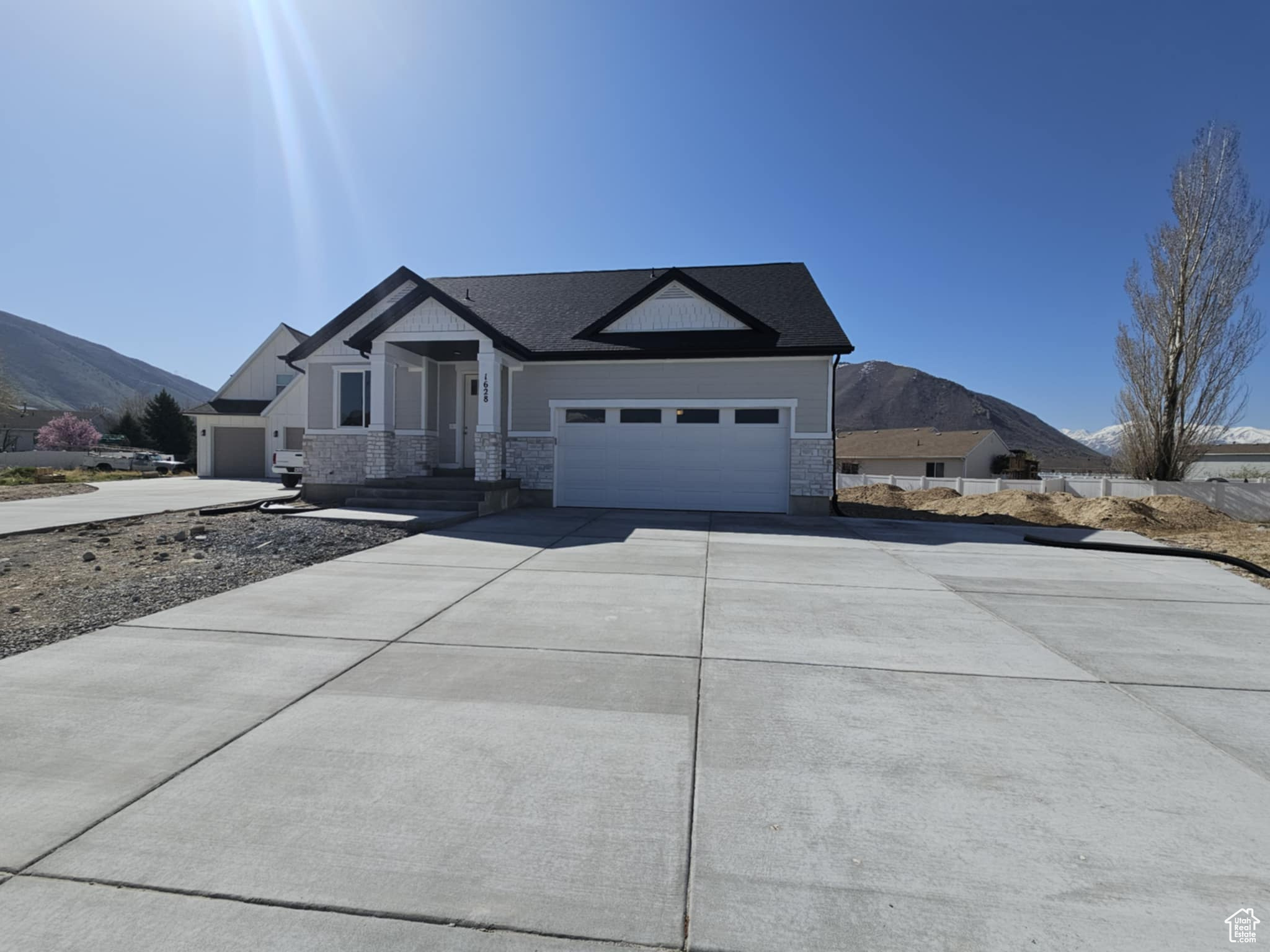 property viewer photo 23
