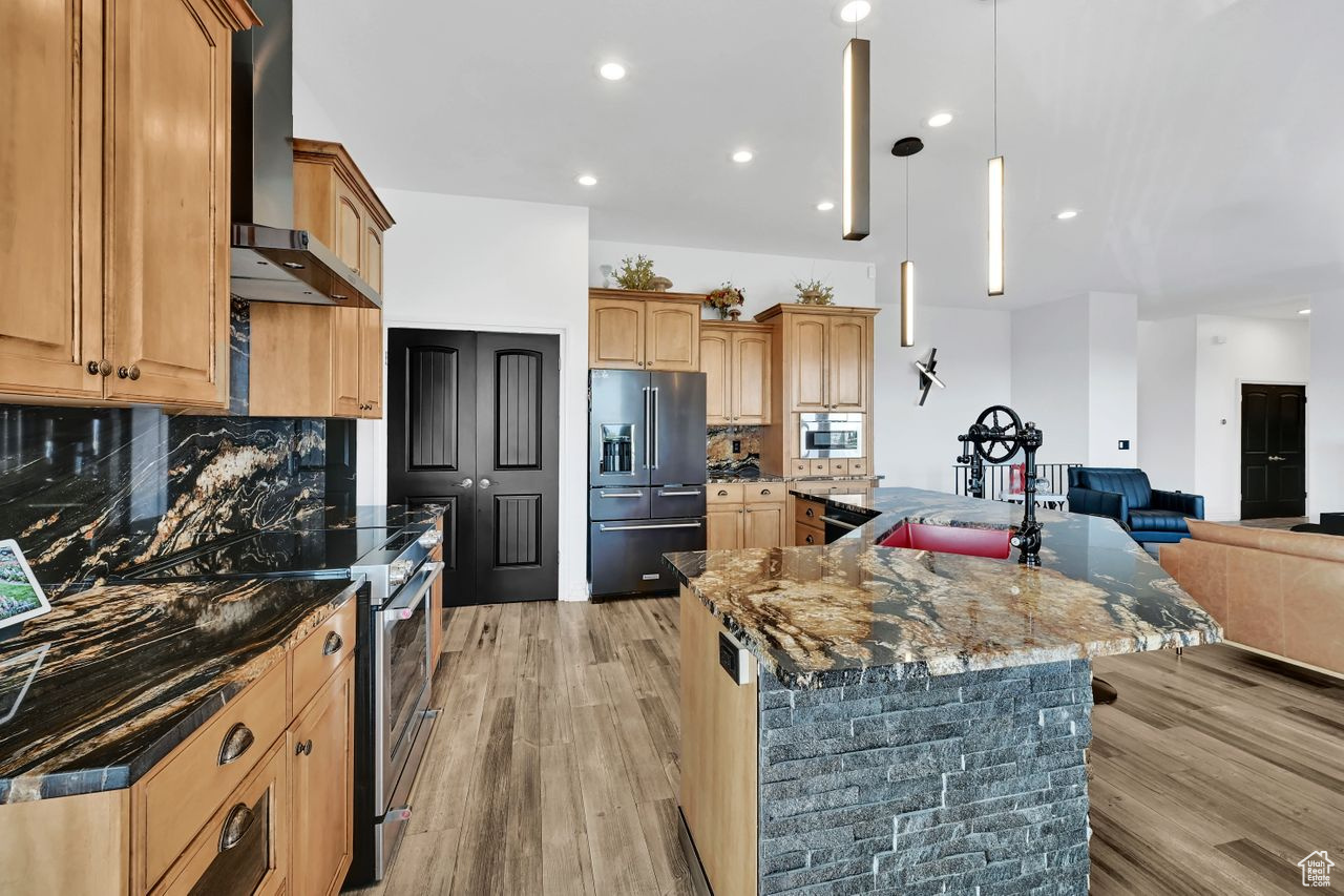 main property photo 11
