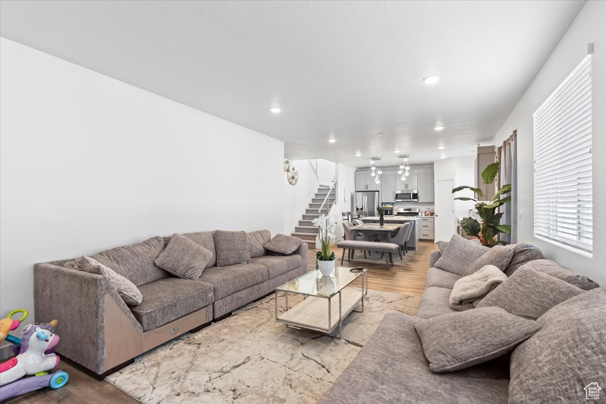 property viewer photo 4