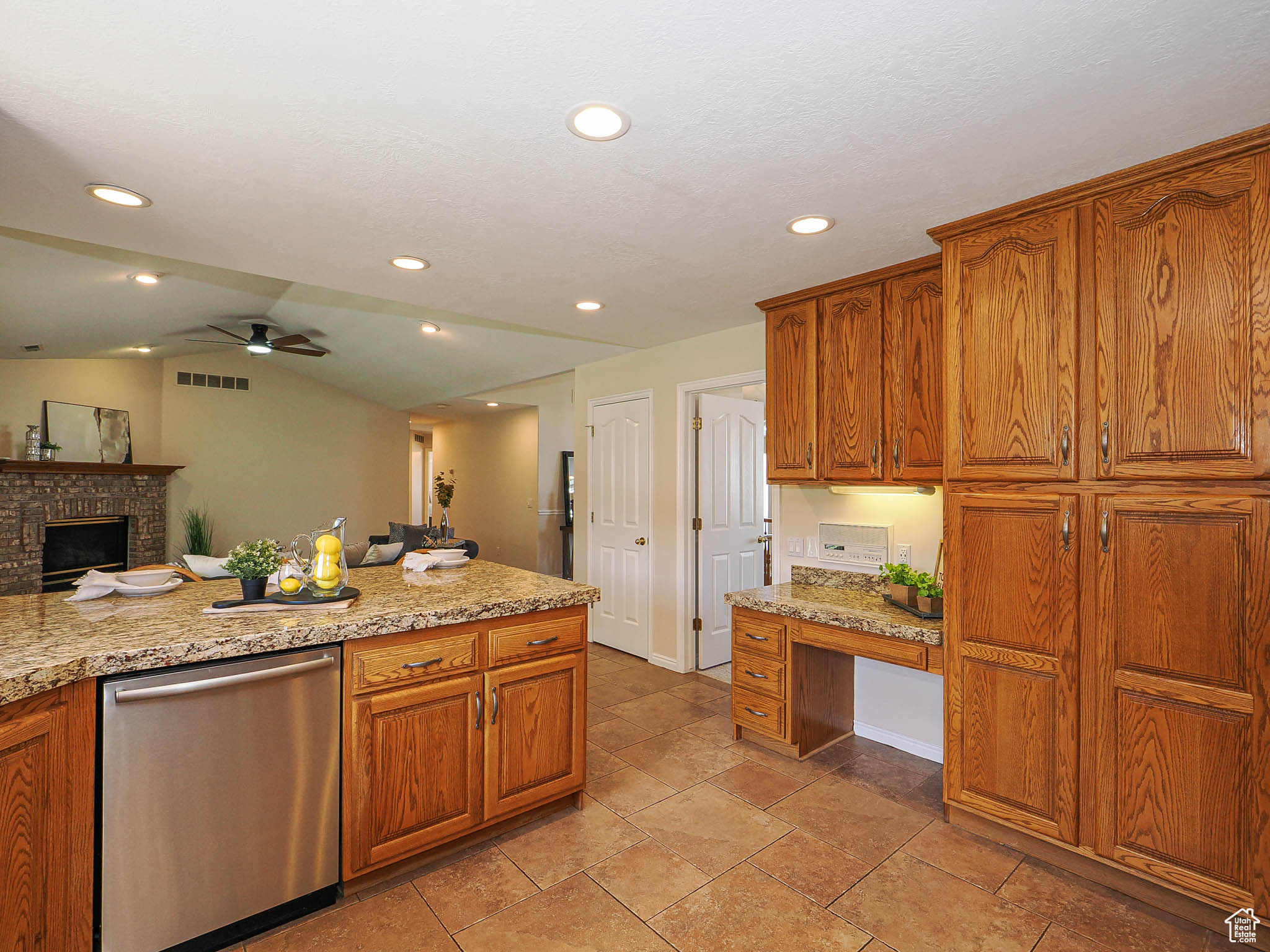 property viewer photo 18