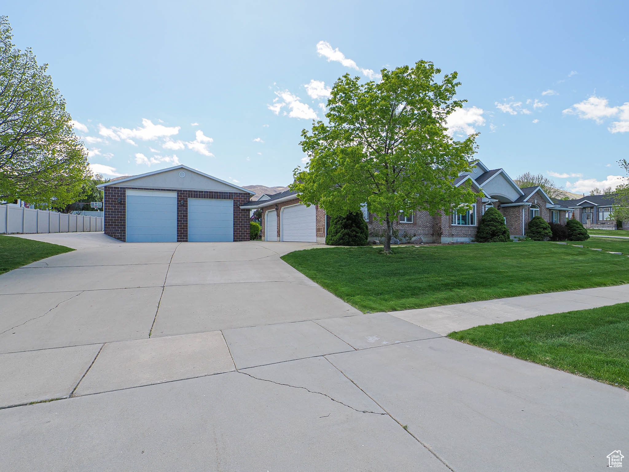 property viewer photo 2