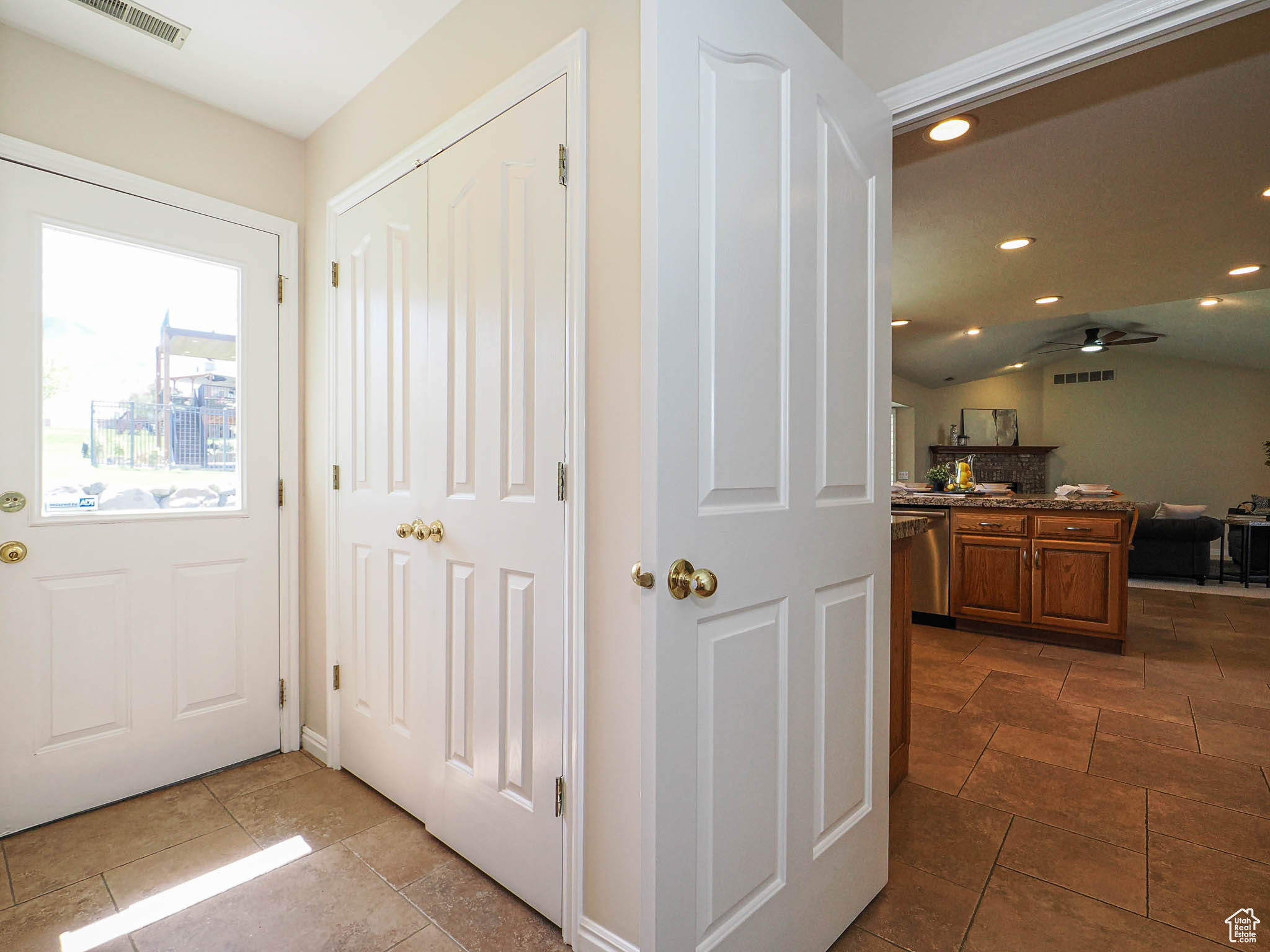 property viewer photo 43