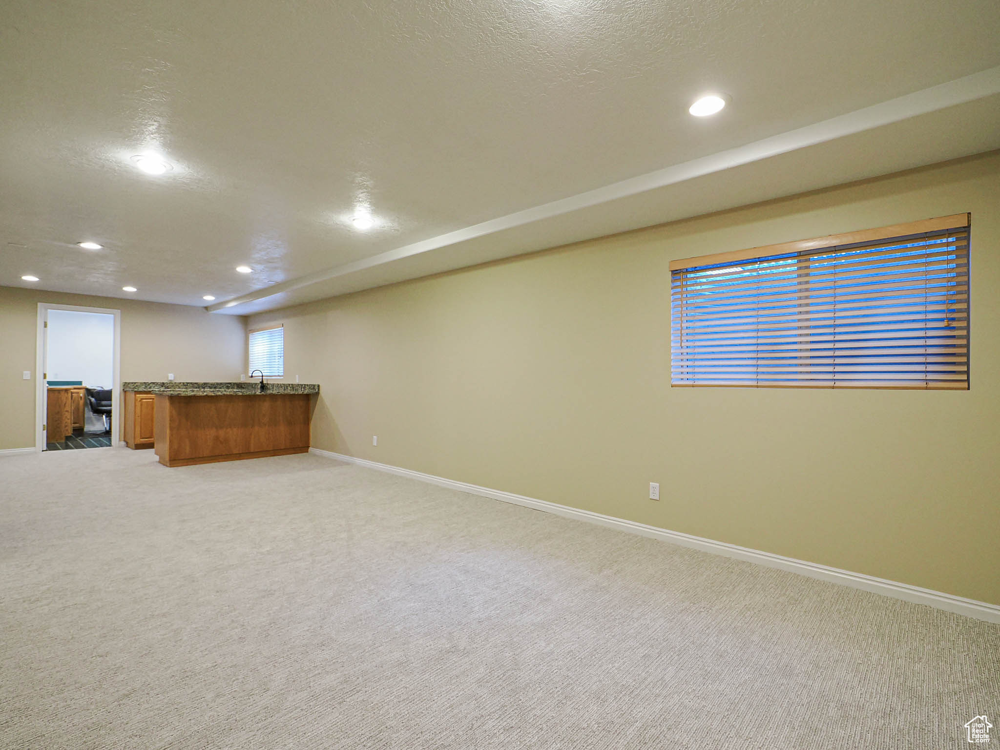 property viewer photo 45