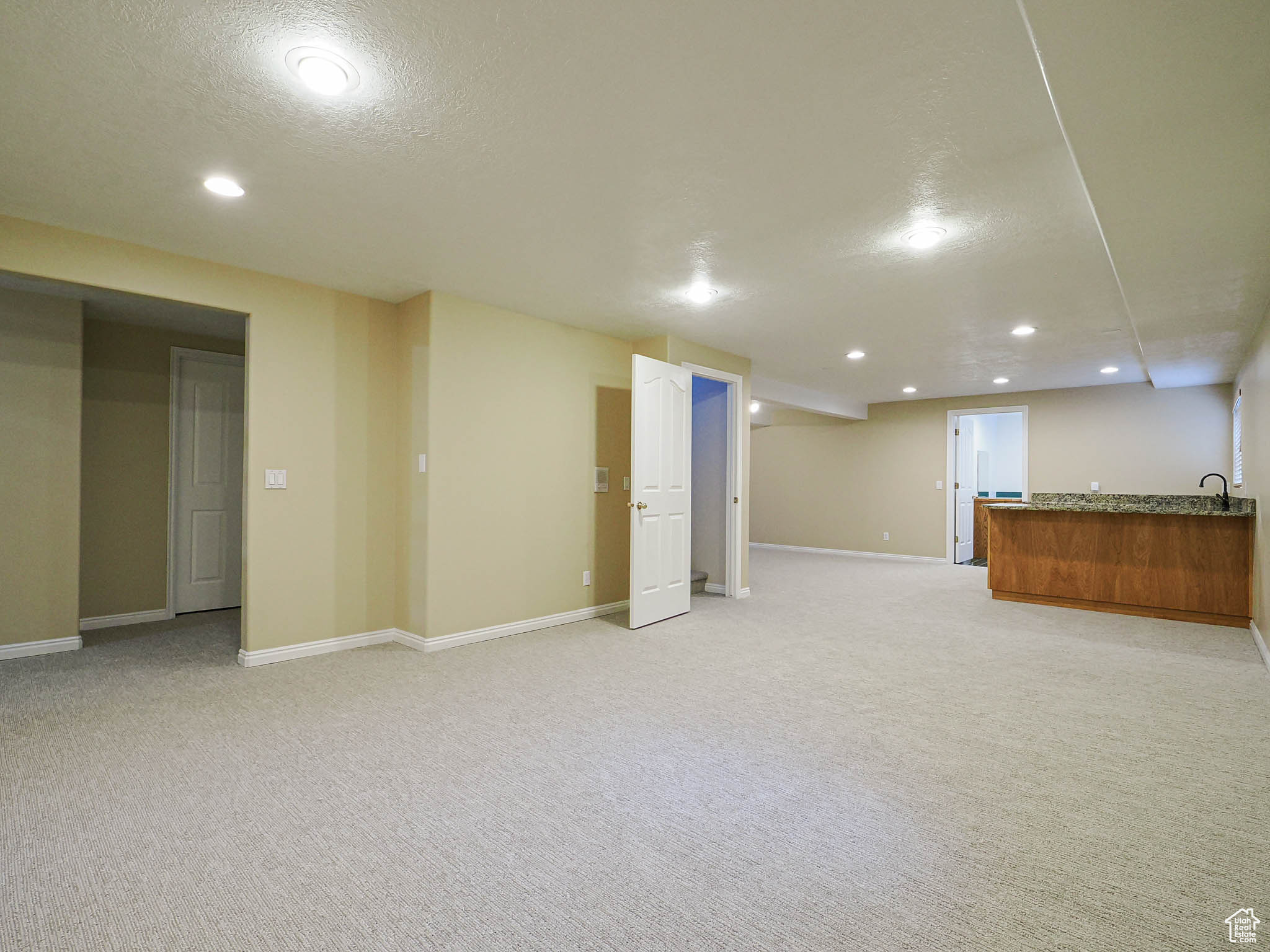 property viewer photo 46