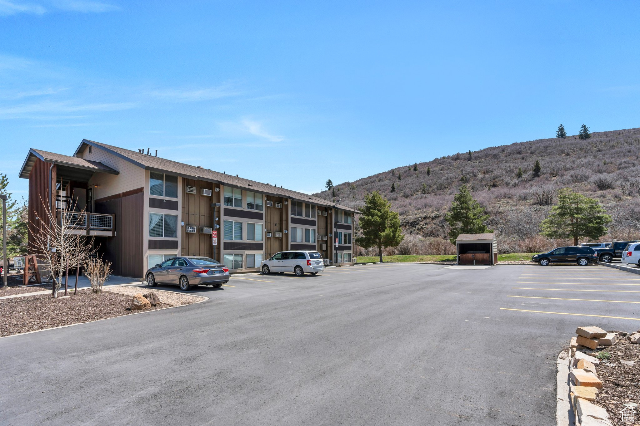 main property photo 14