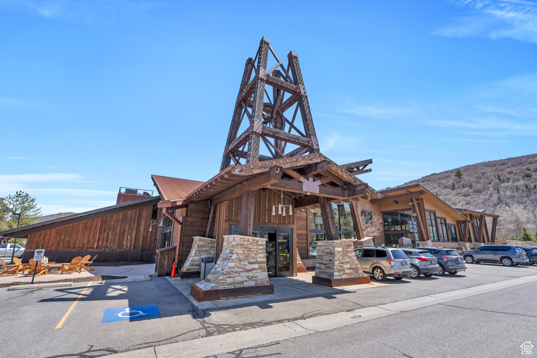 main property photo 26