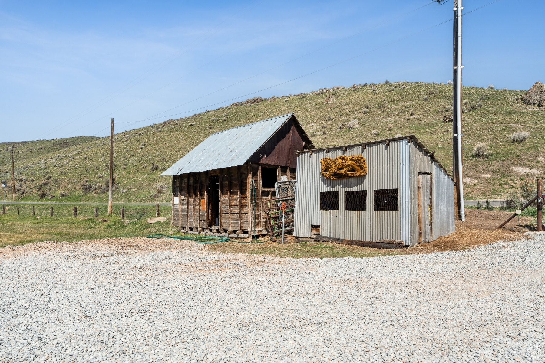 main property photo 28