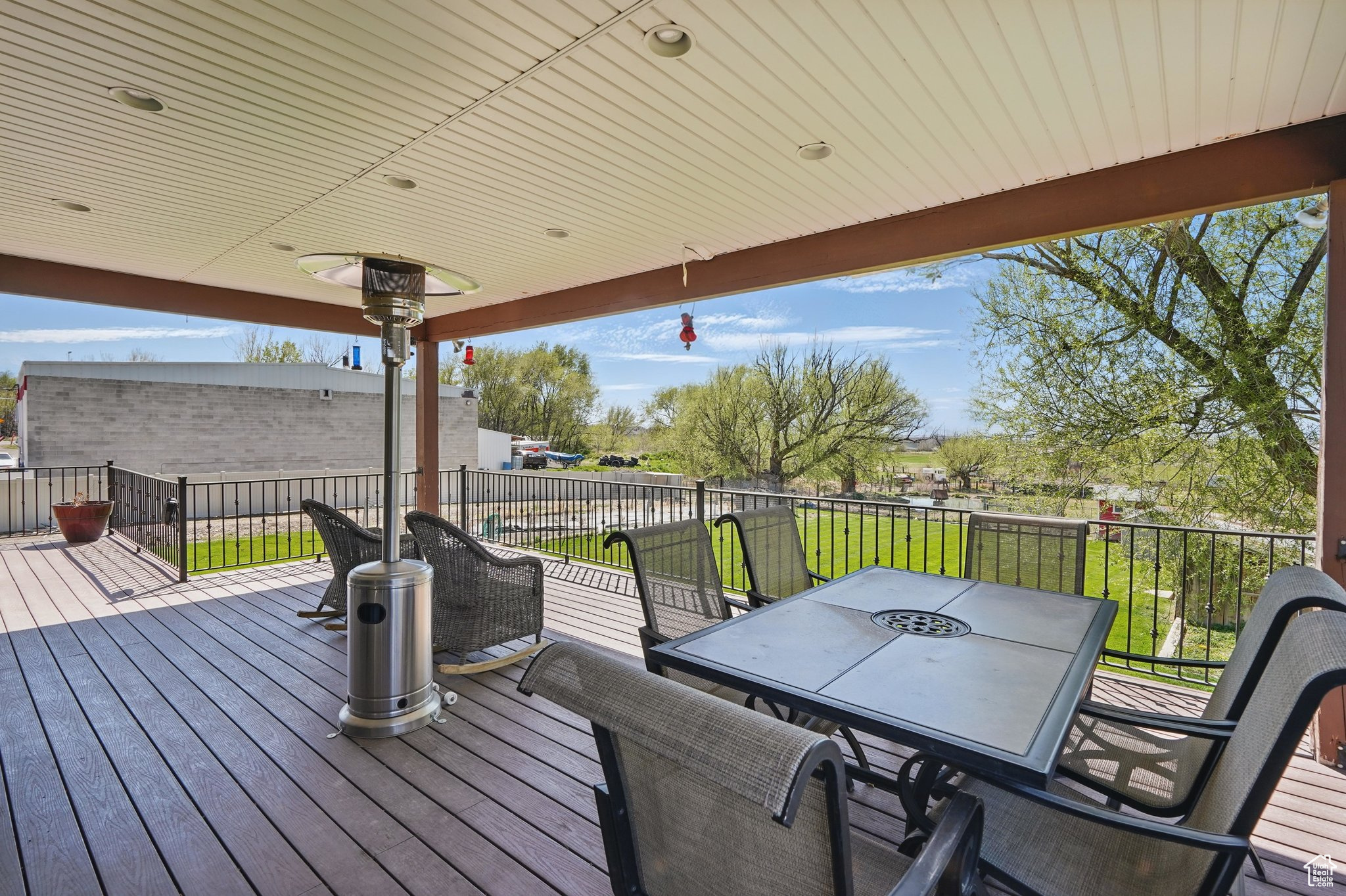 main property photo 18