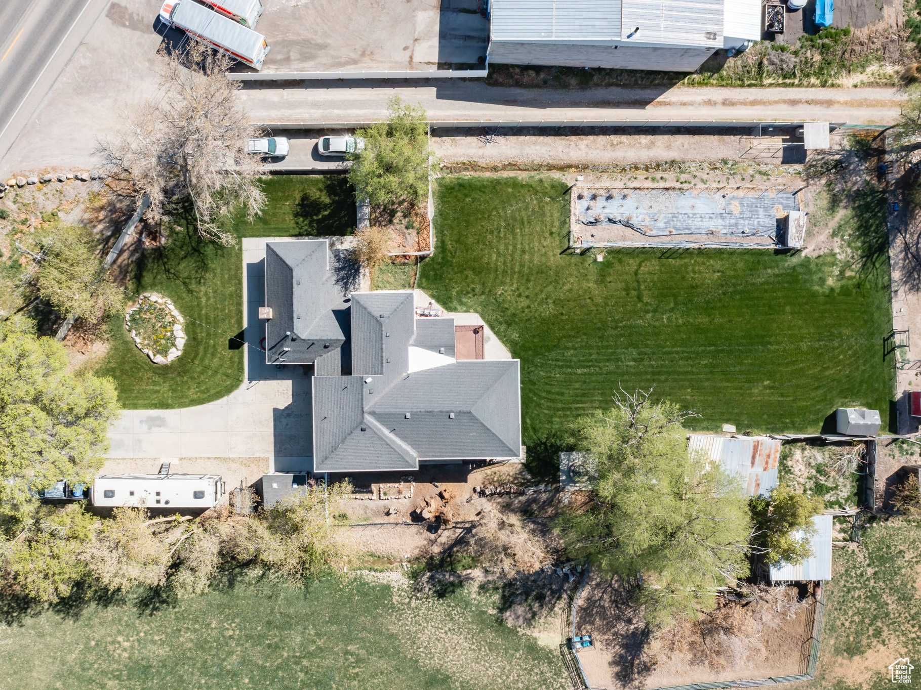 main property photo 3