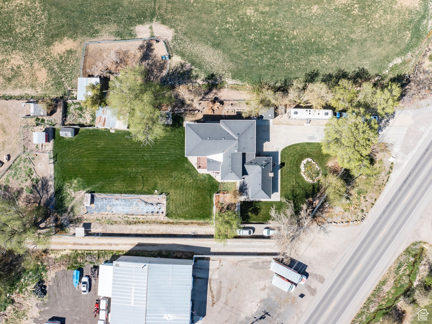 main property photo 4