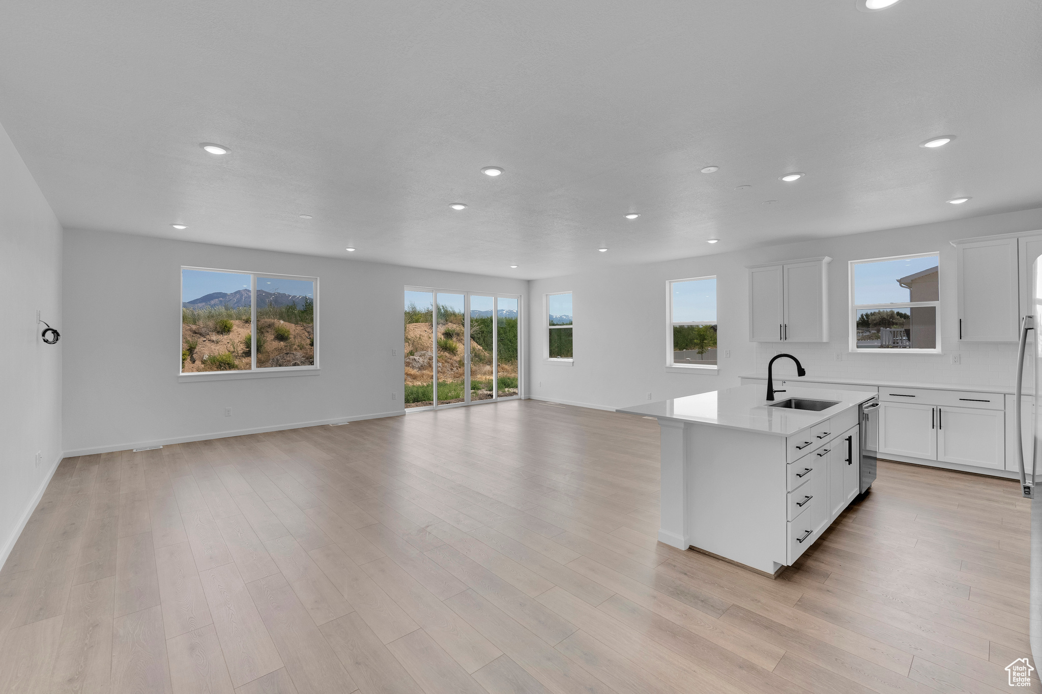 property viewer photo 5