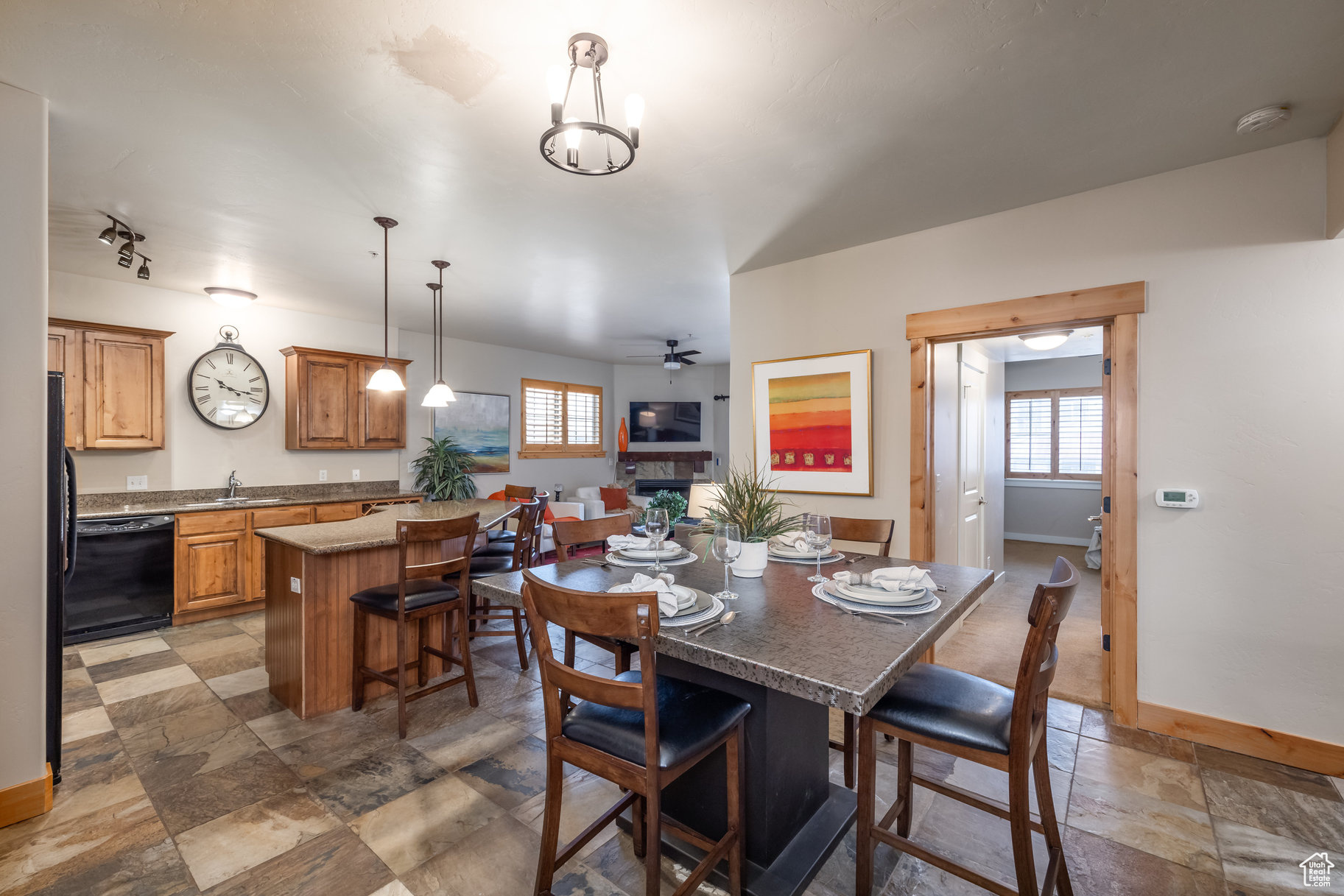 property viewer photo 2