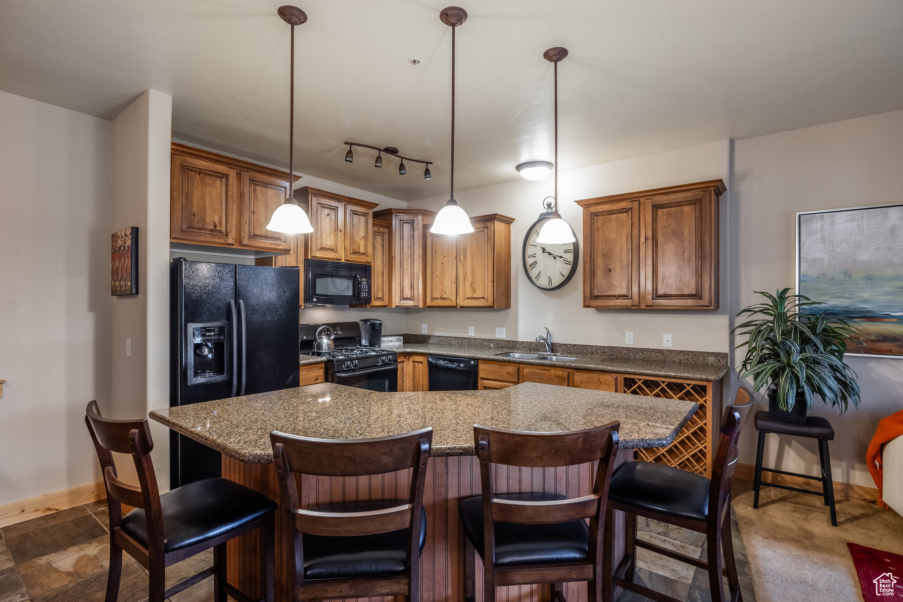property viewer photo 3