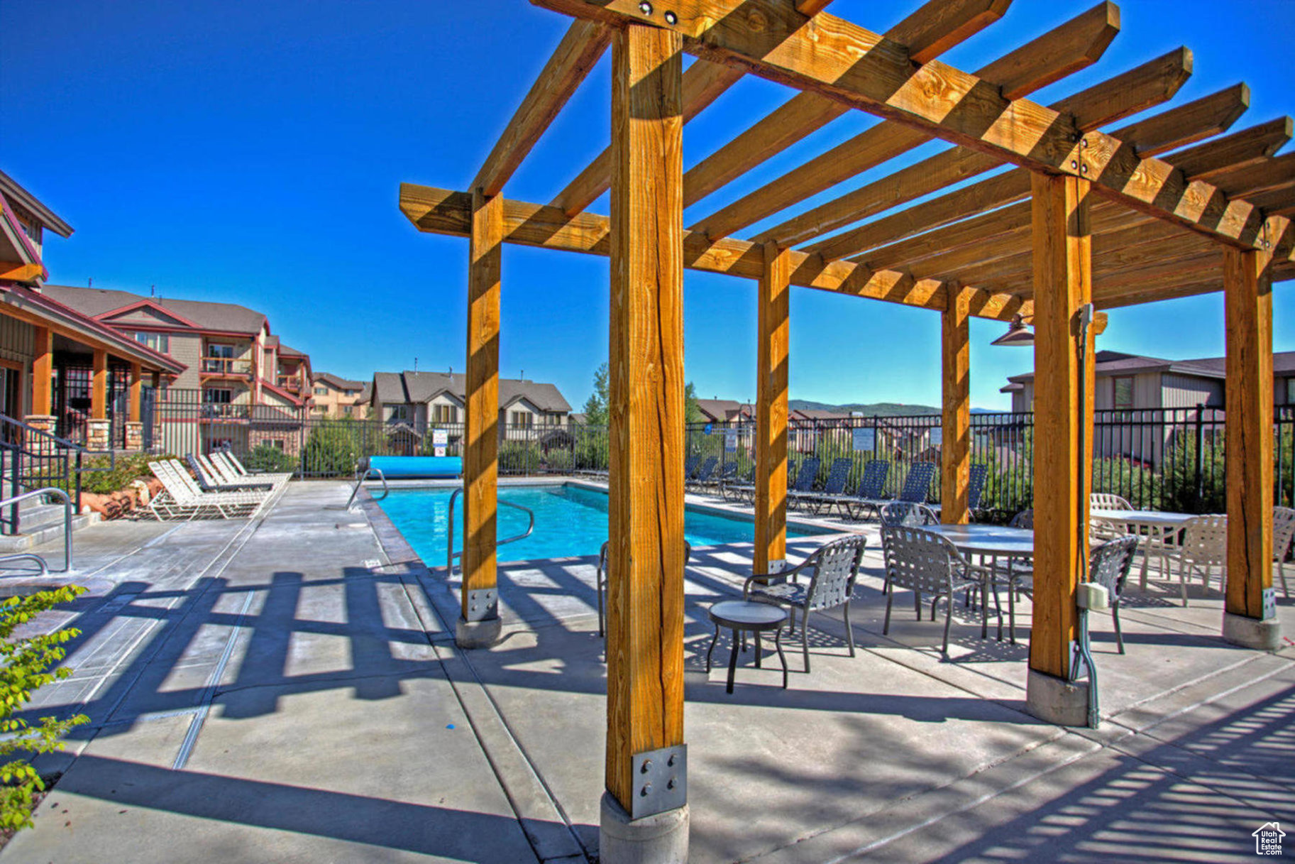 property viewer photo 41