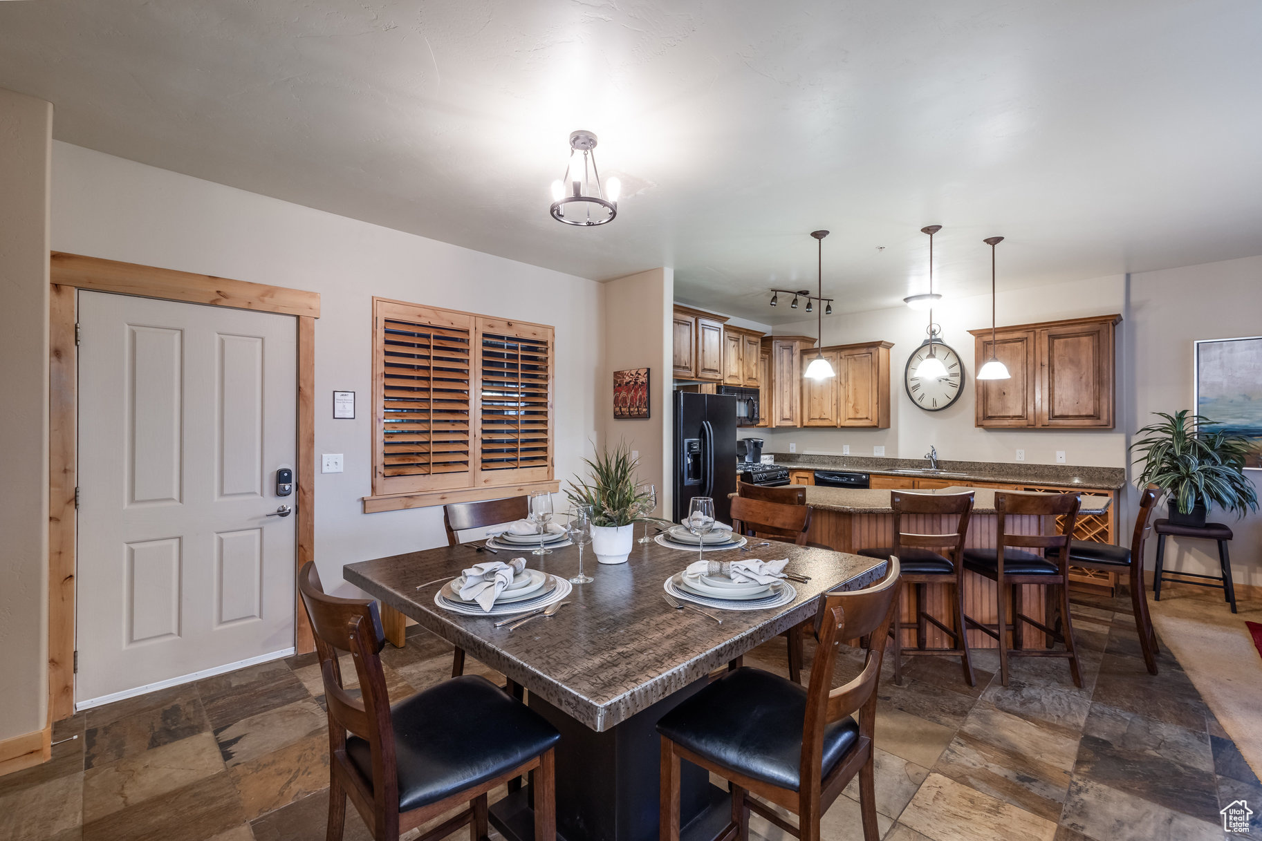 property viewer photo 7