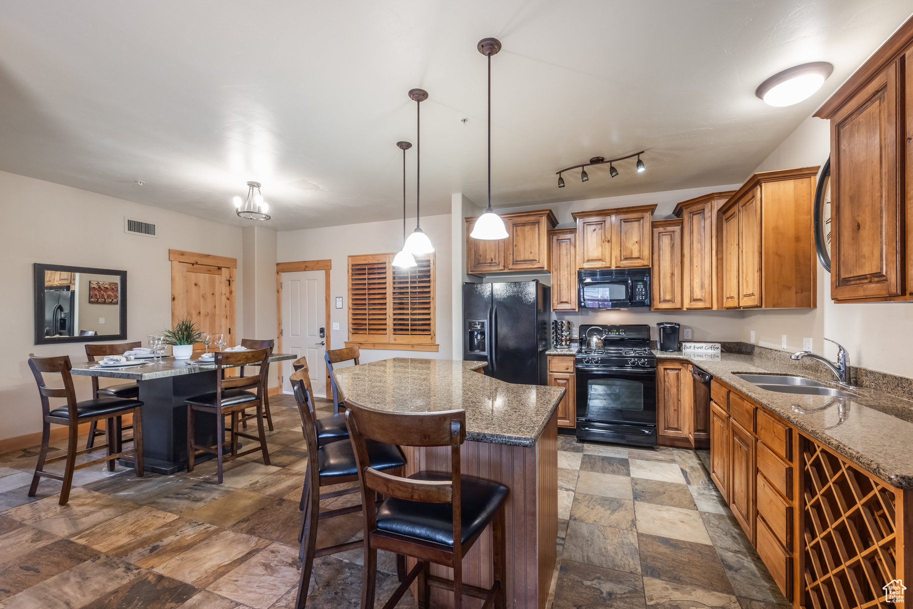 property viewer photo 8