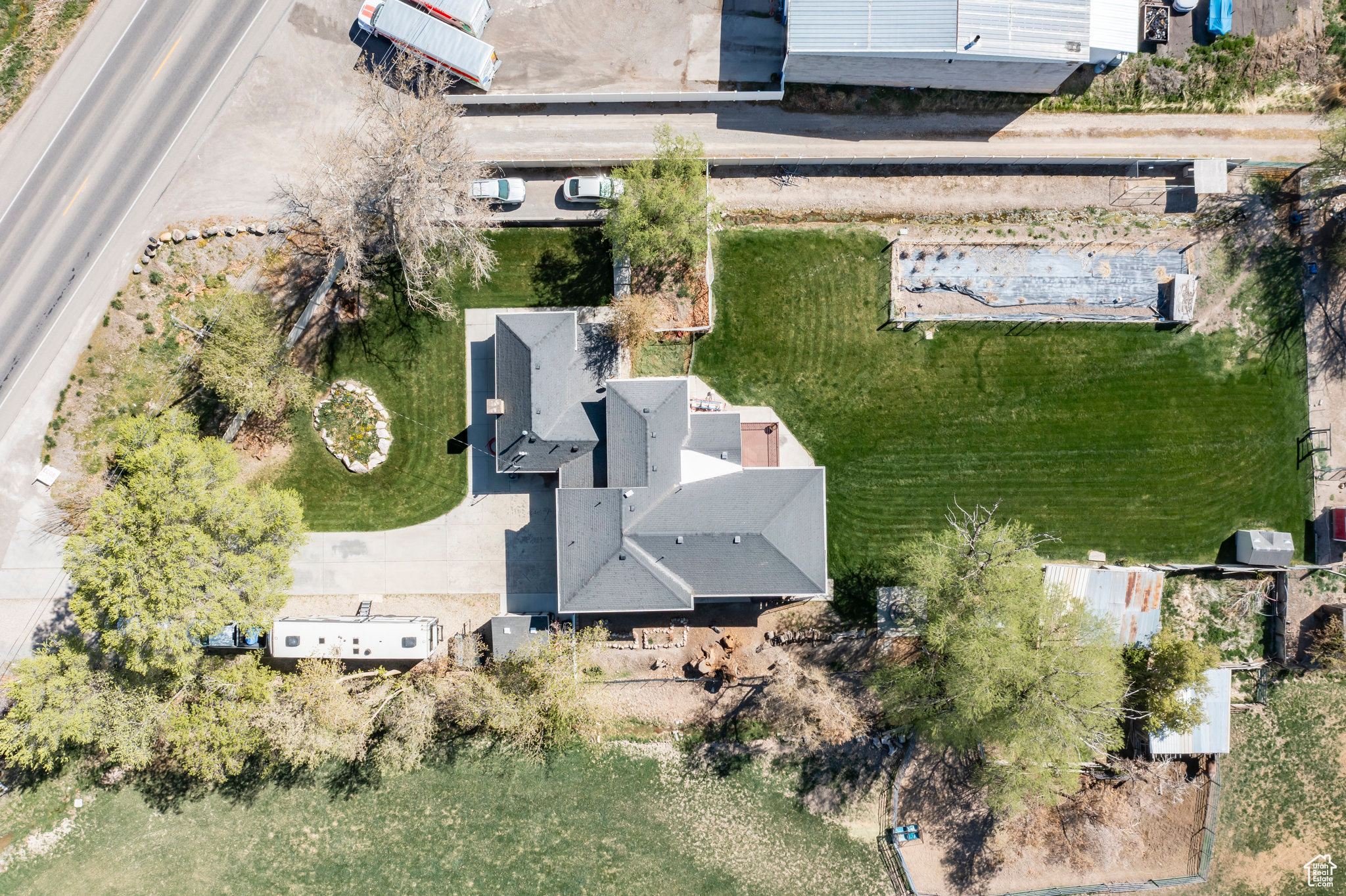 main property photo 10
