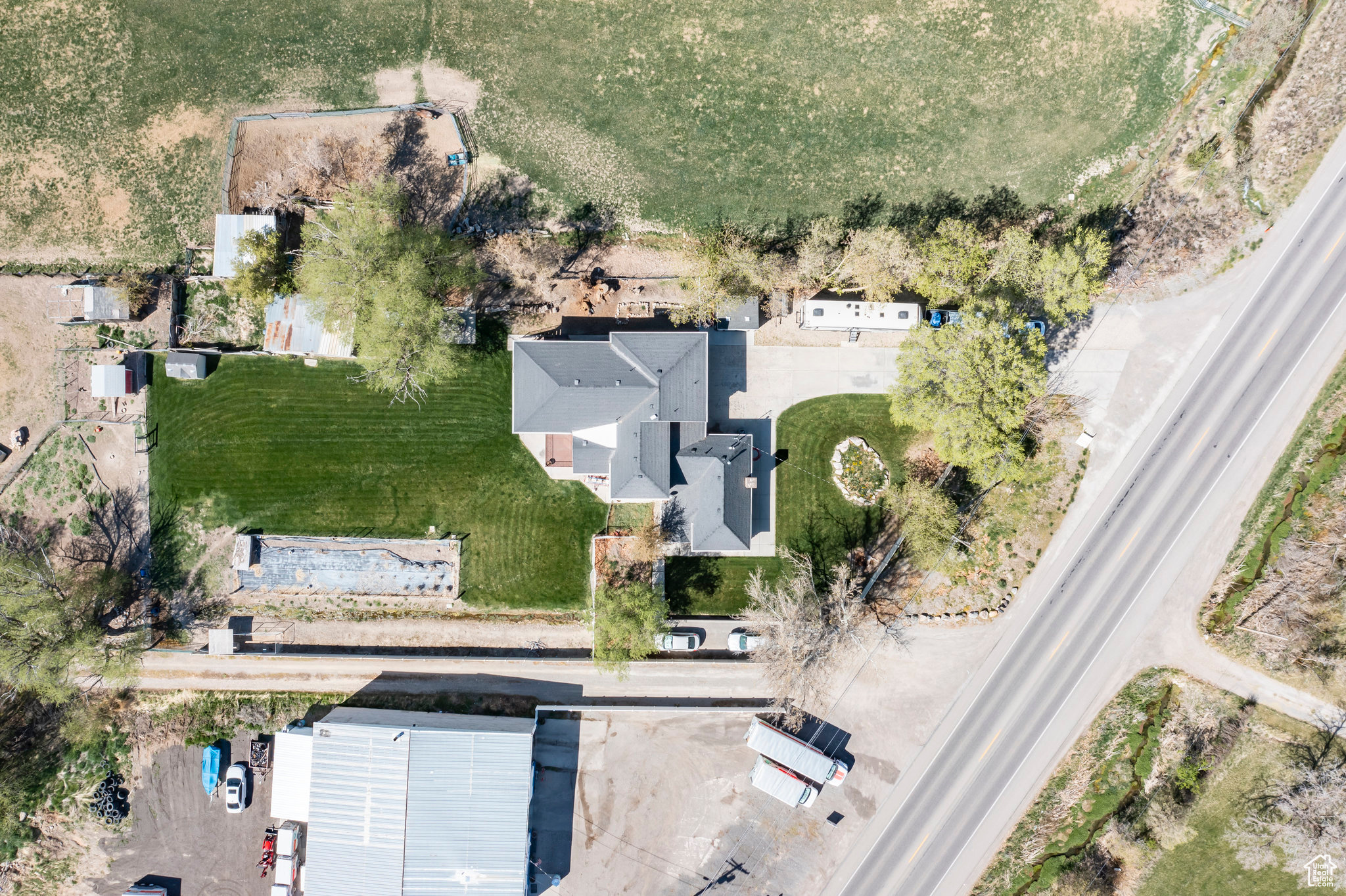 main property photo 9