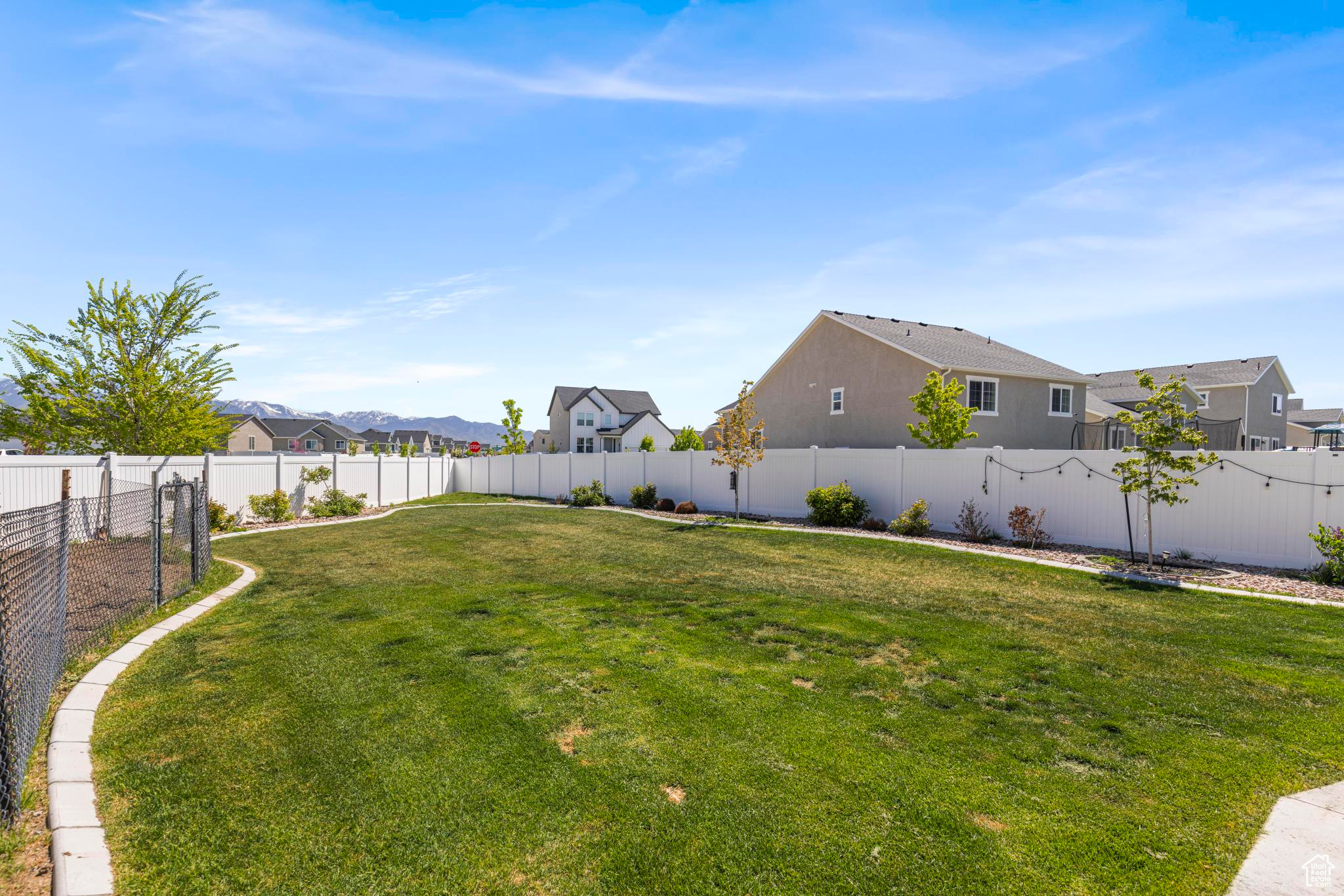 property viewer photo 25