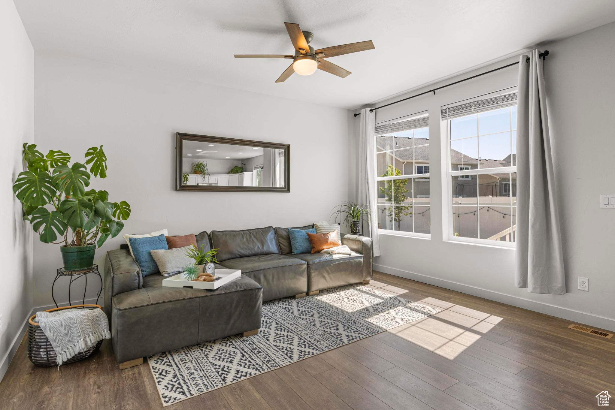property viewer photo 7