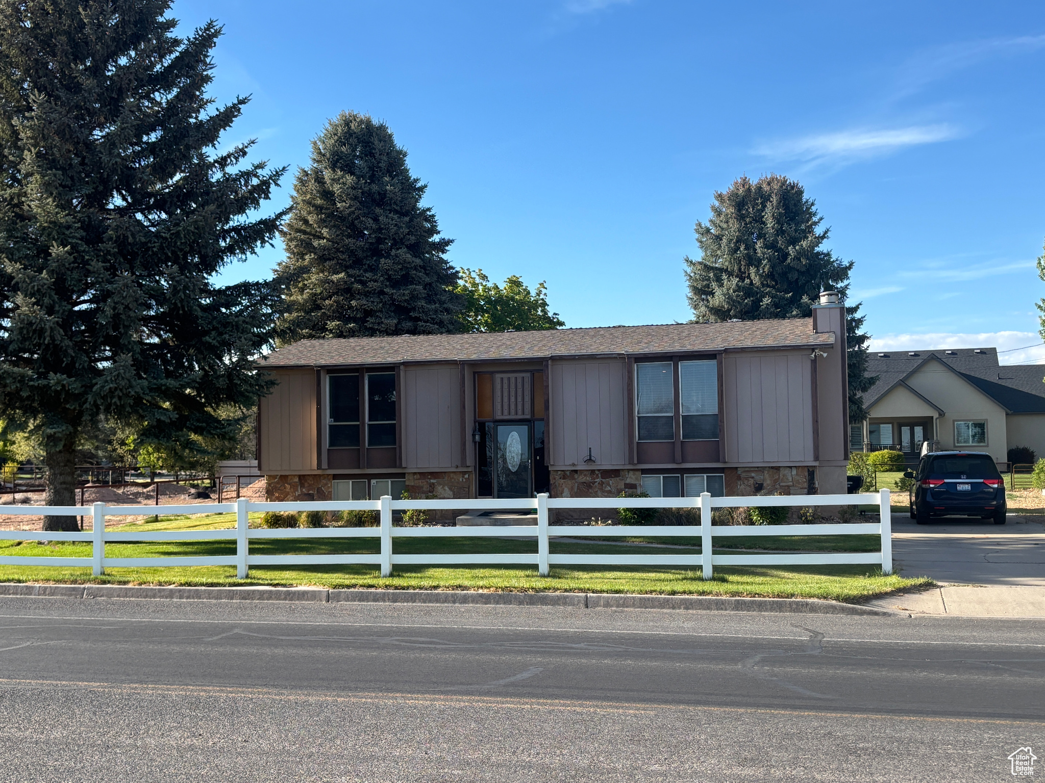 property viewer photo 1