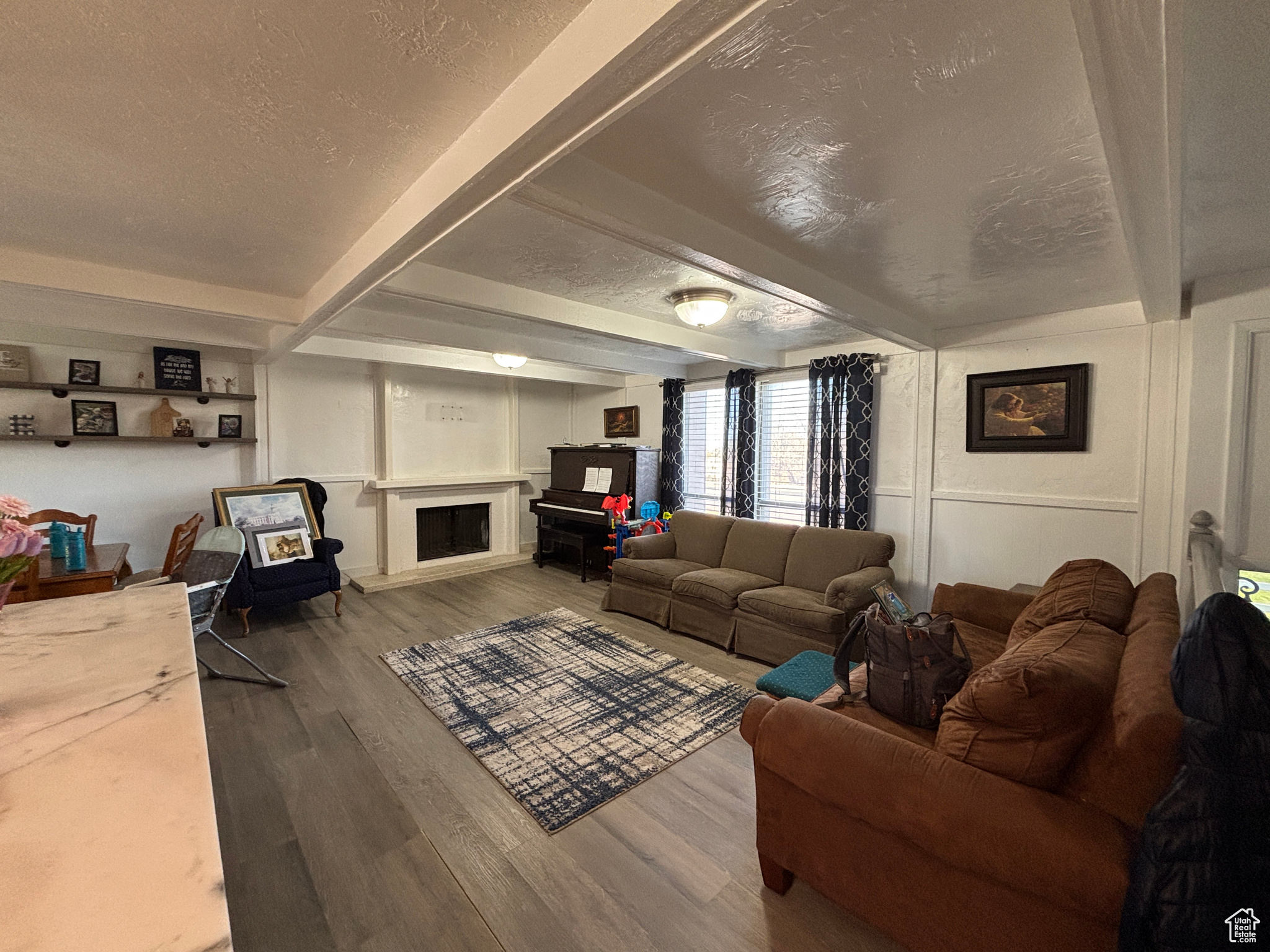 property viewer photo 9