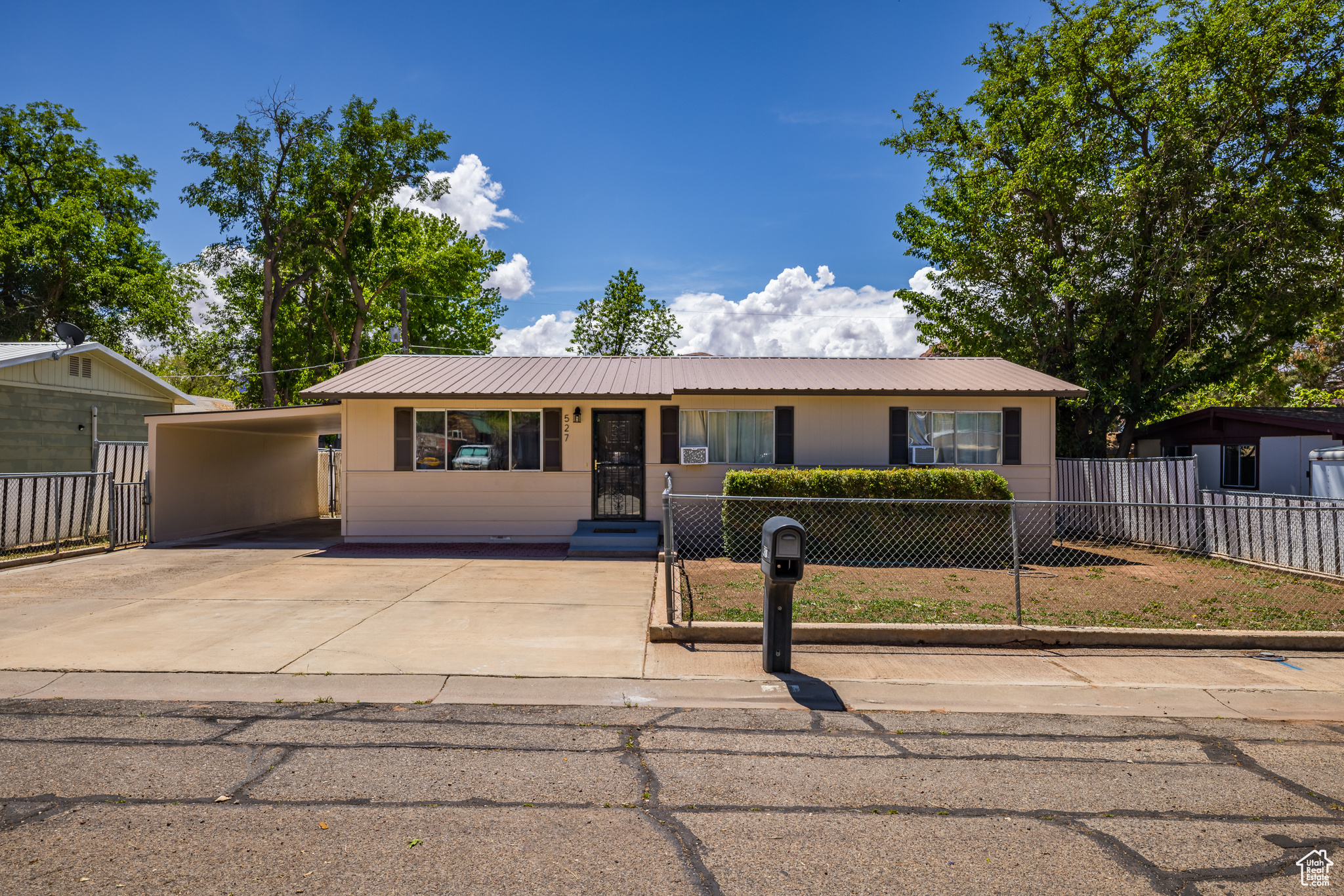 main property photo 23