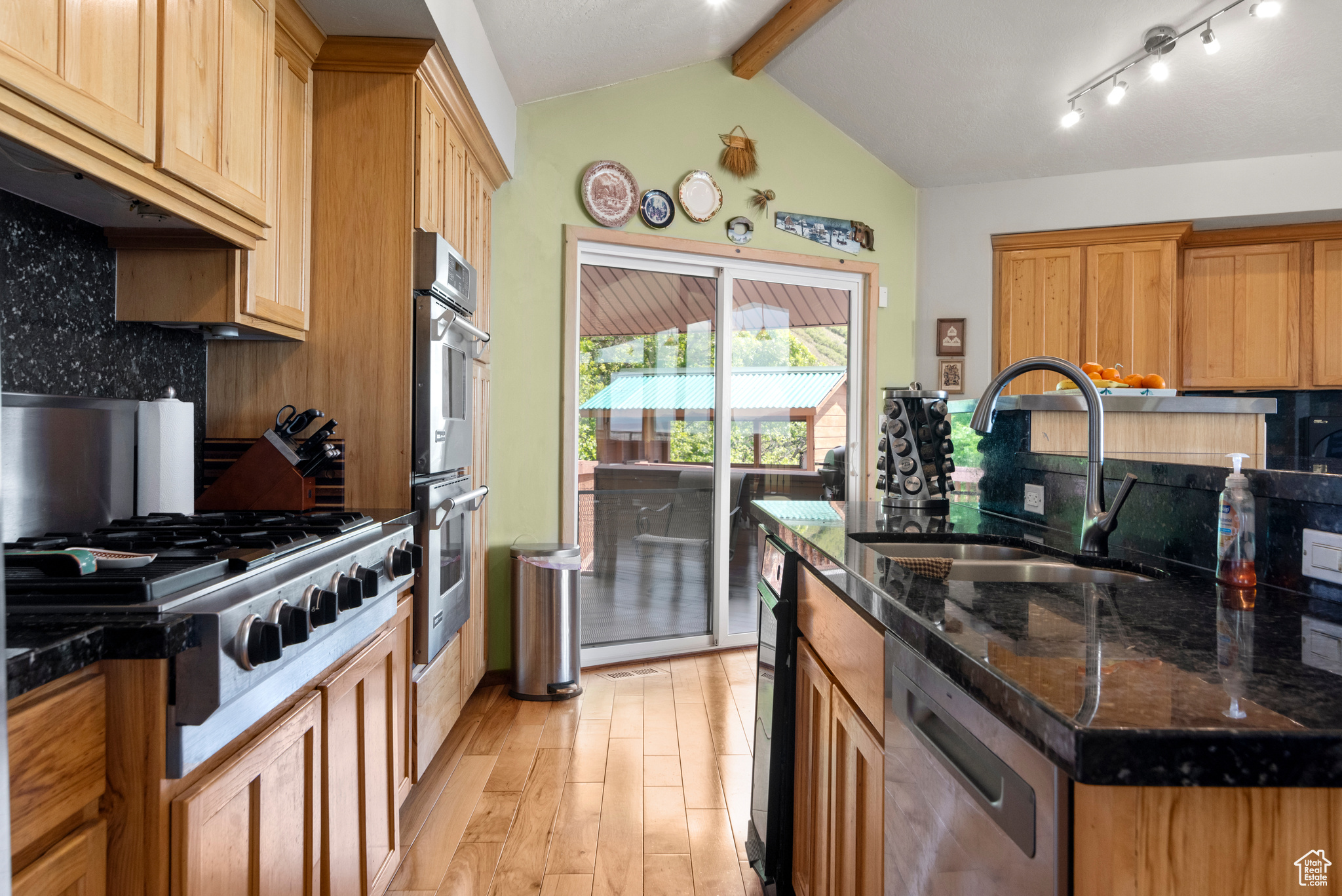 property viewer photo 3