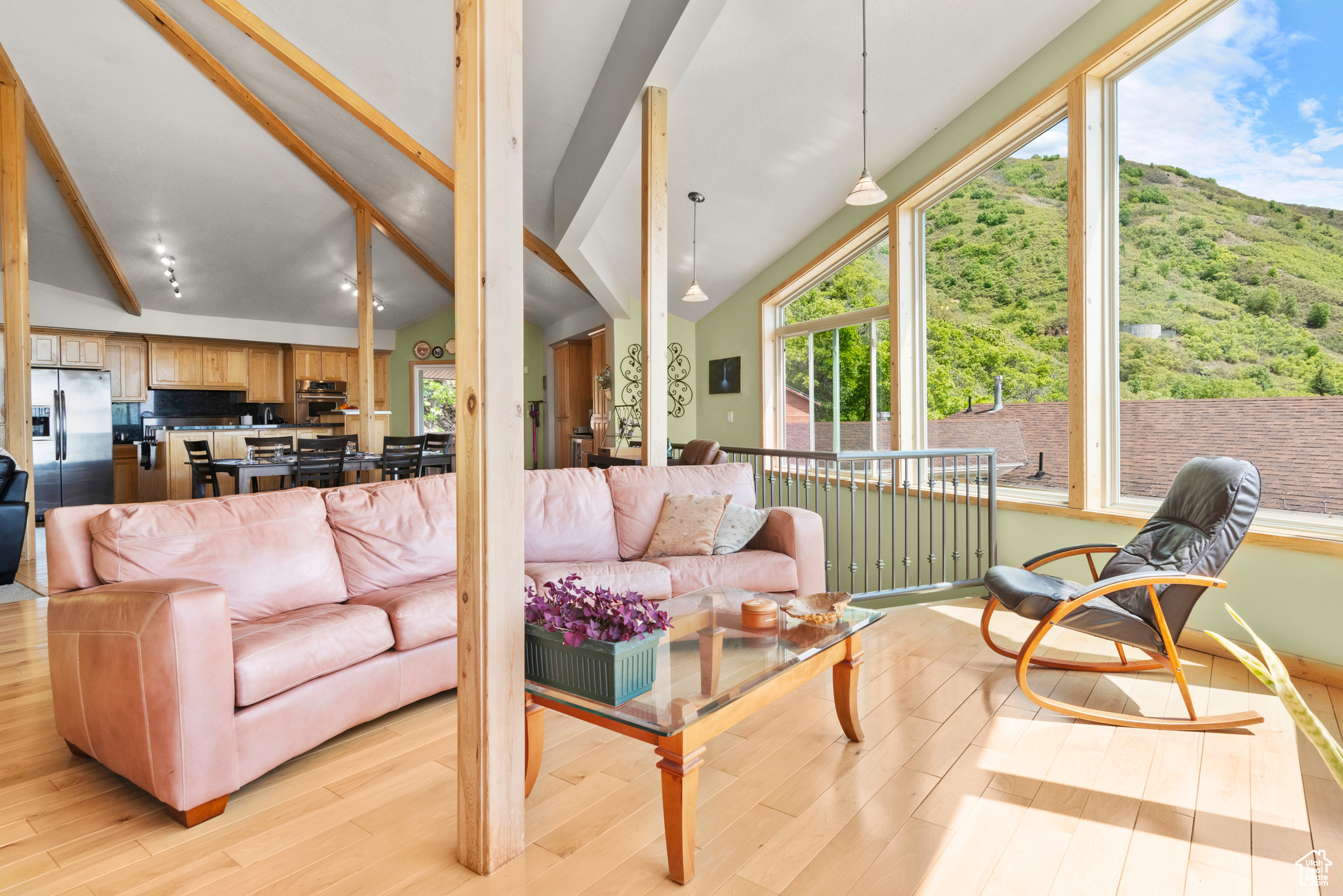 property viewer photo 6