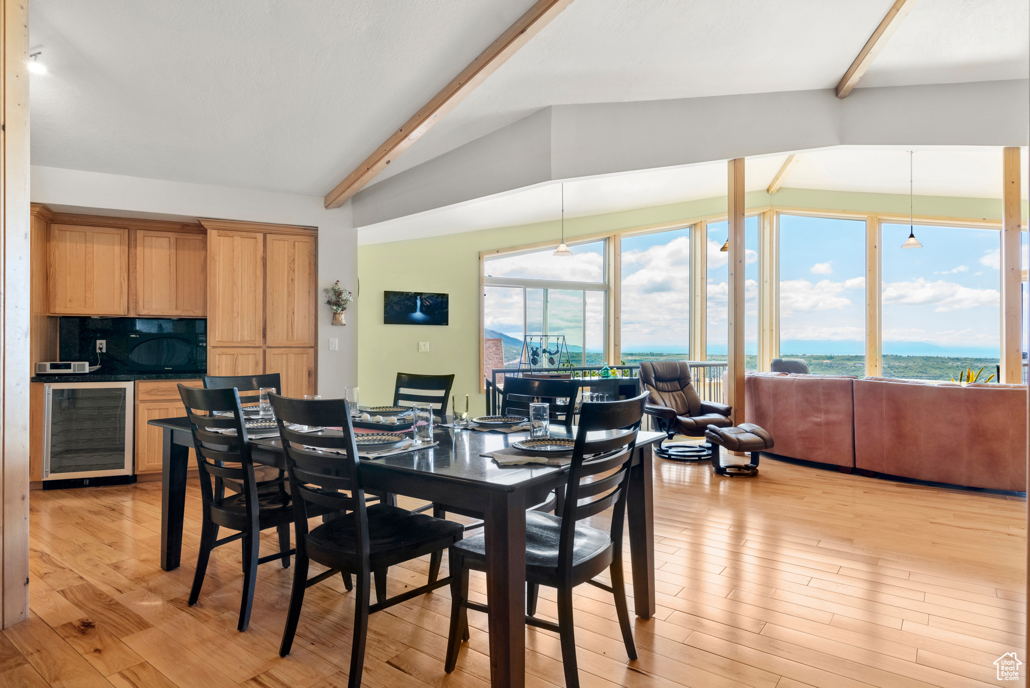 property viewer photo 7