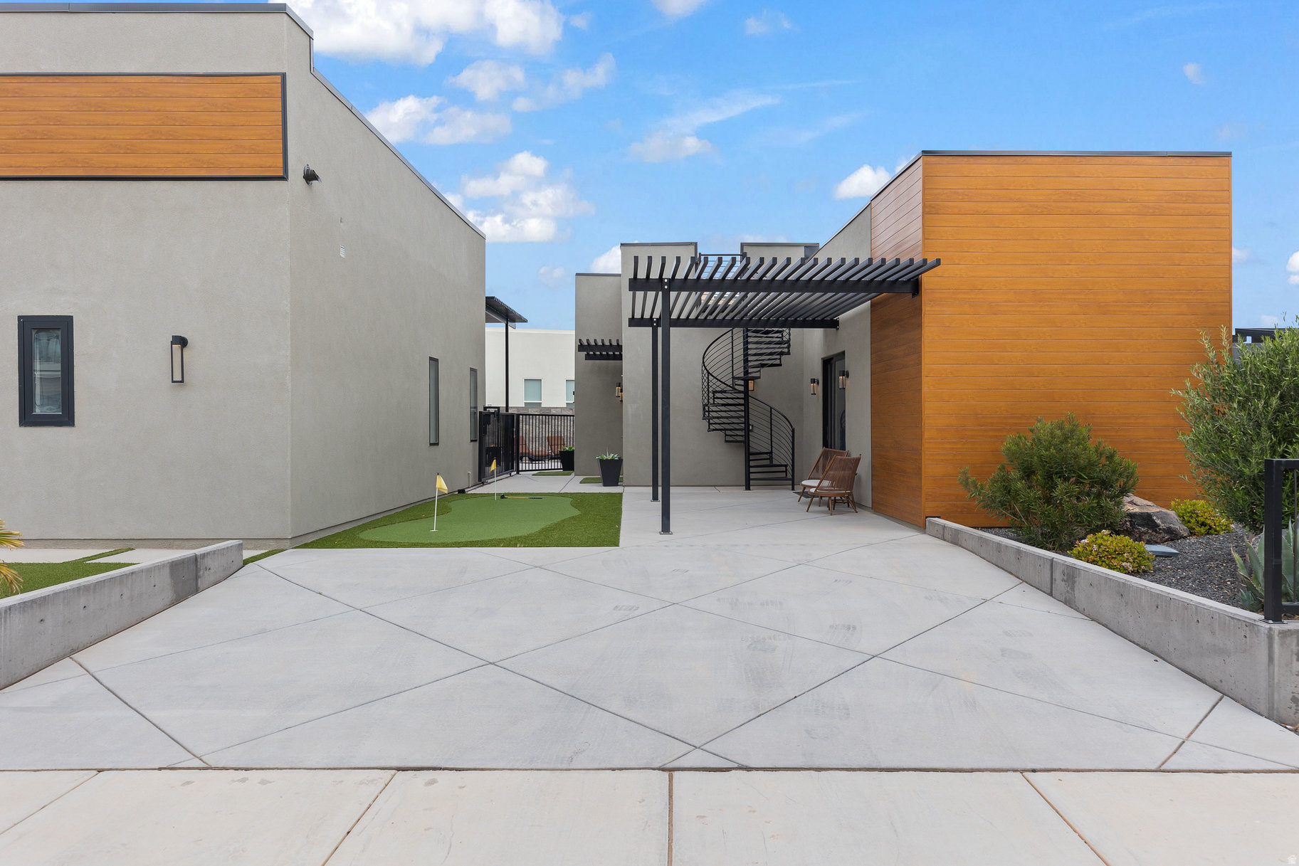 main property photo 56