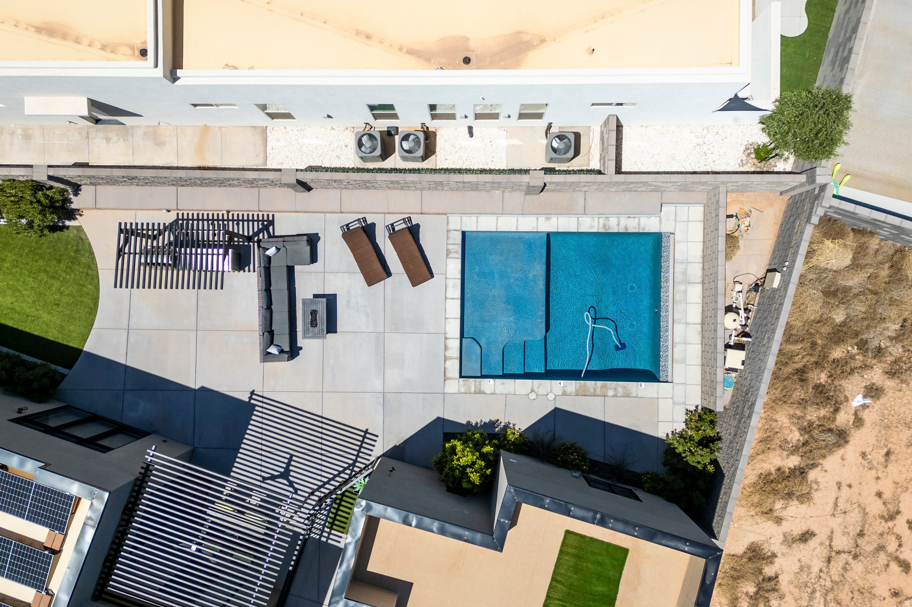 main property photo 75