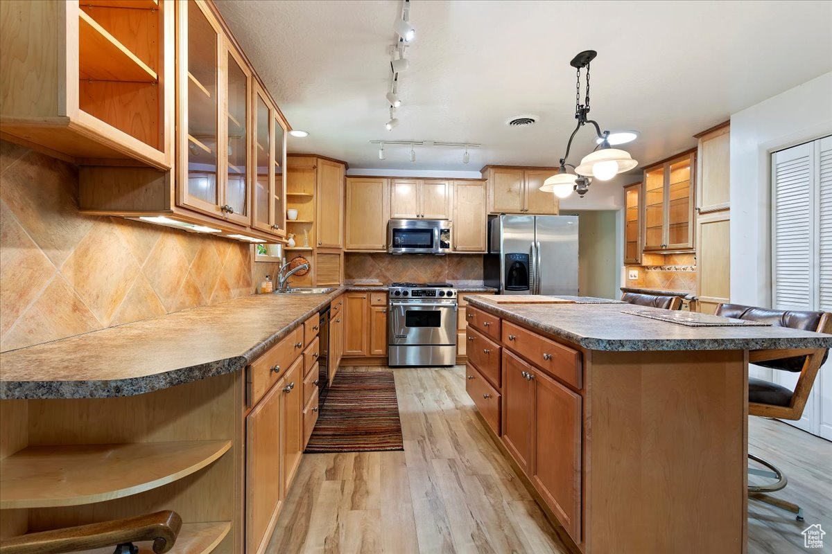 main property photo 11