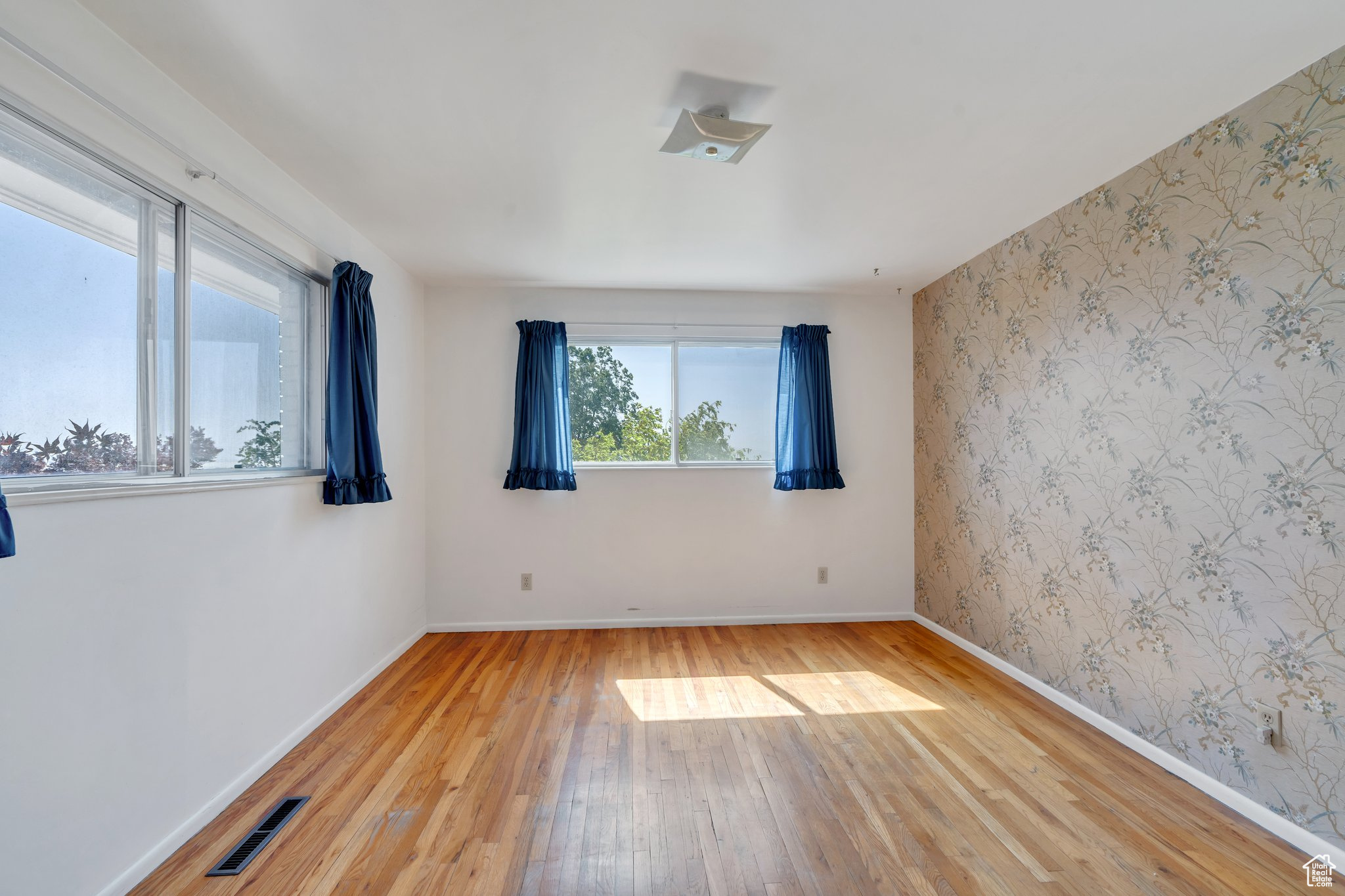 property viewer photo 14