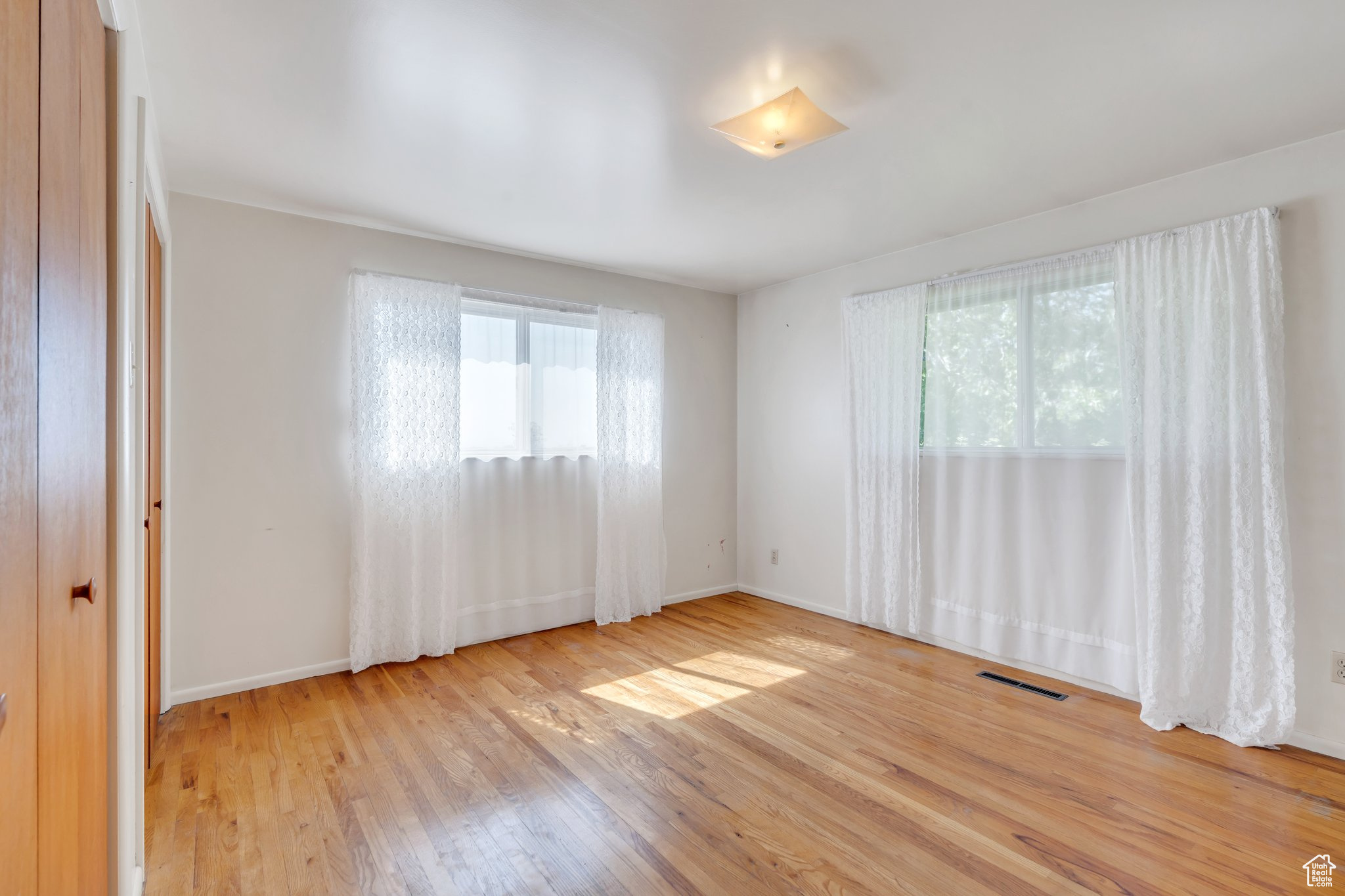 property viewer photo 15