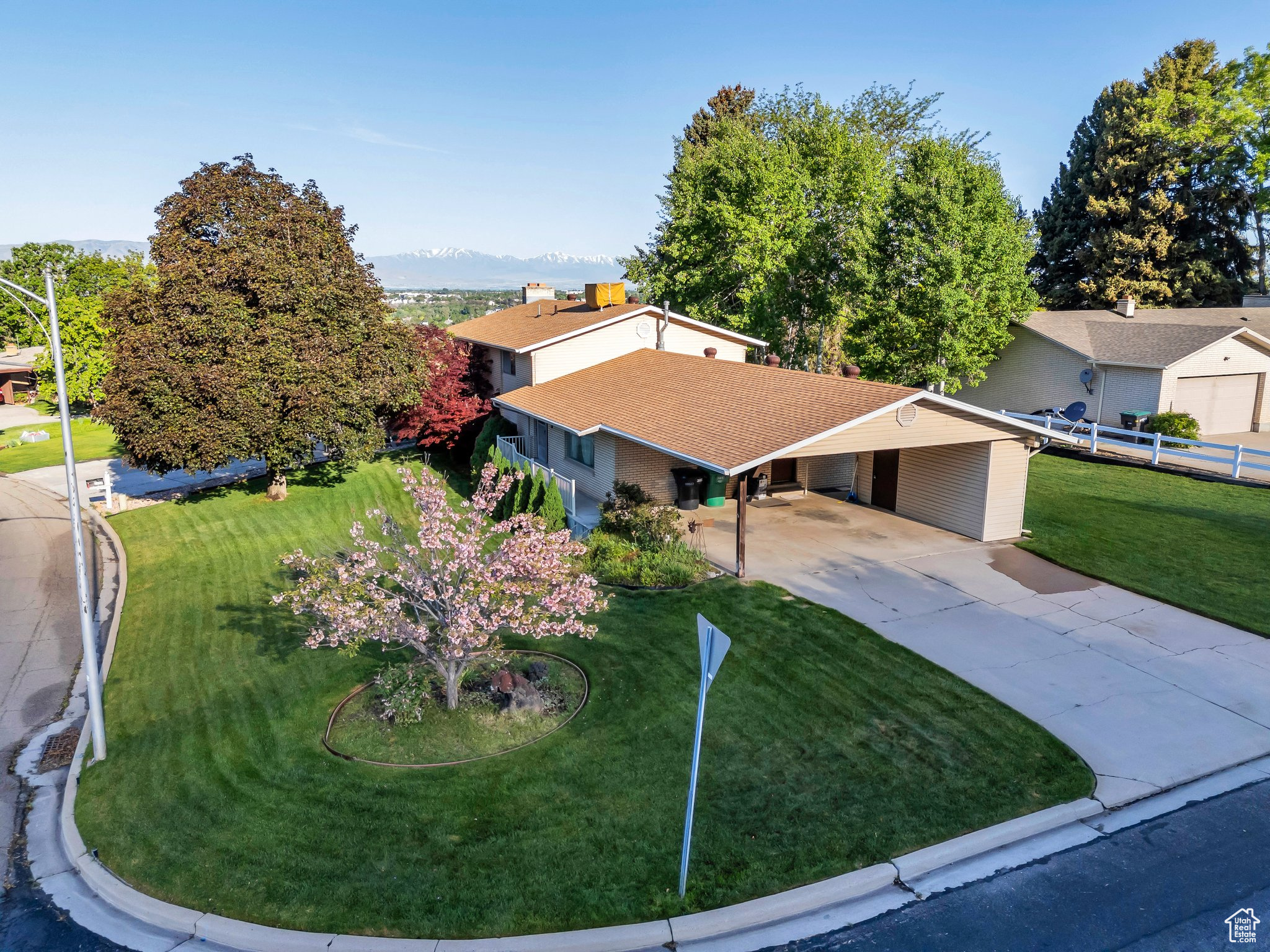 property viewer photo 4