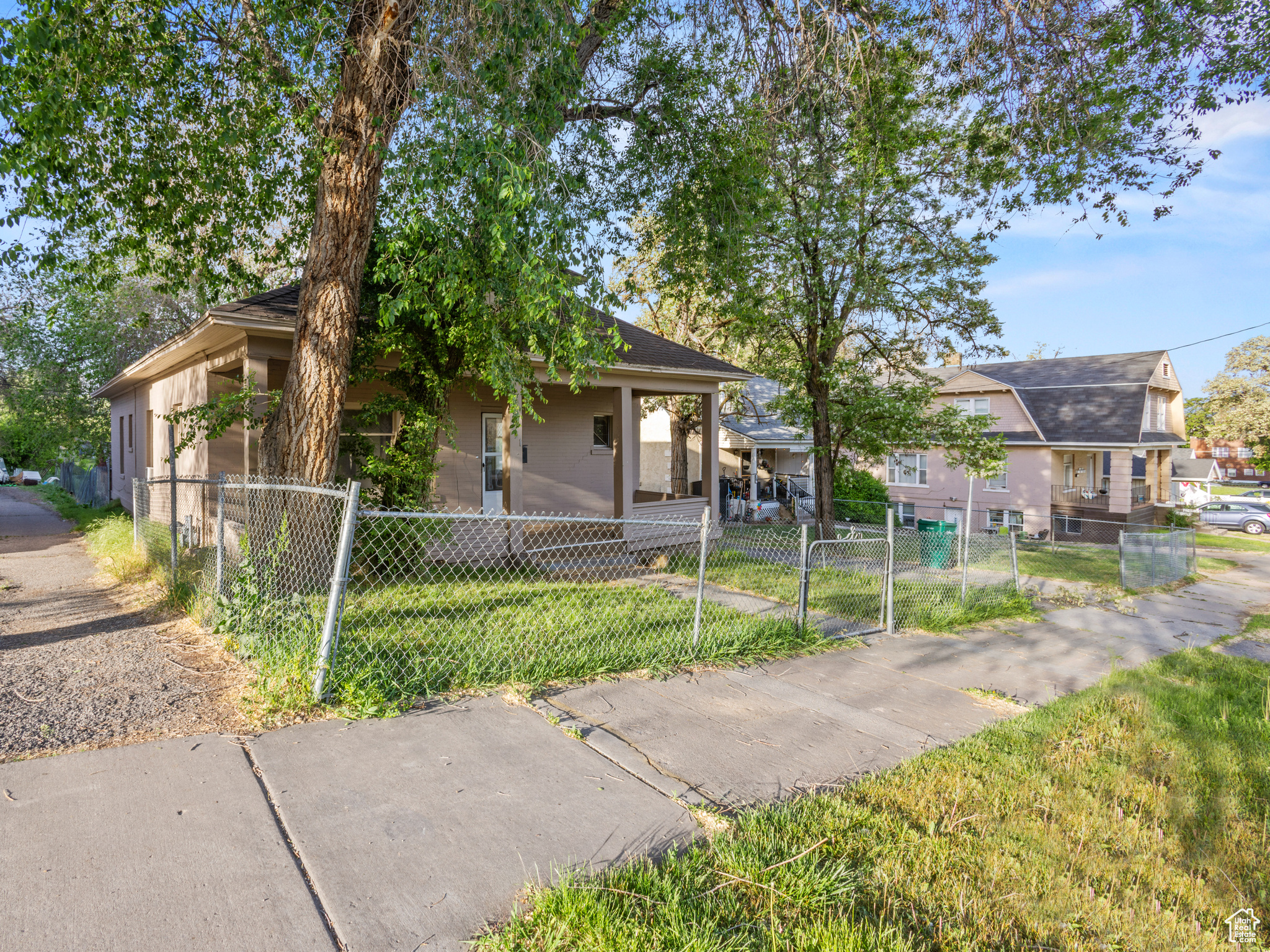 main property photo 22