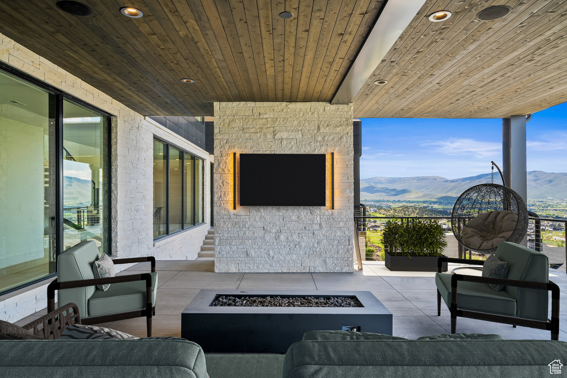main property photo 64